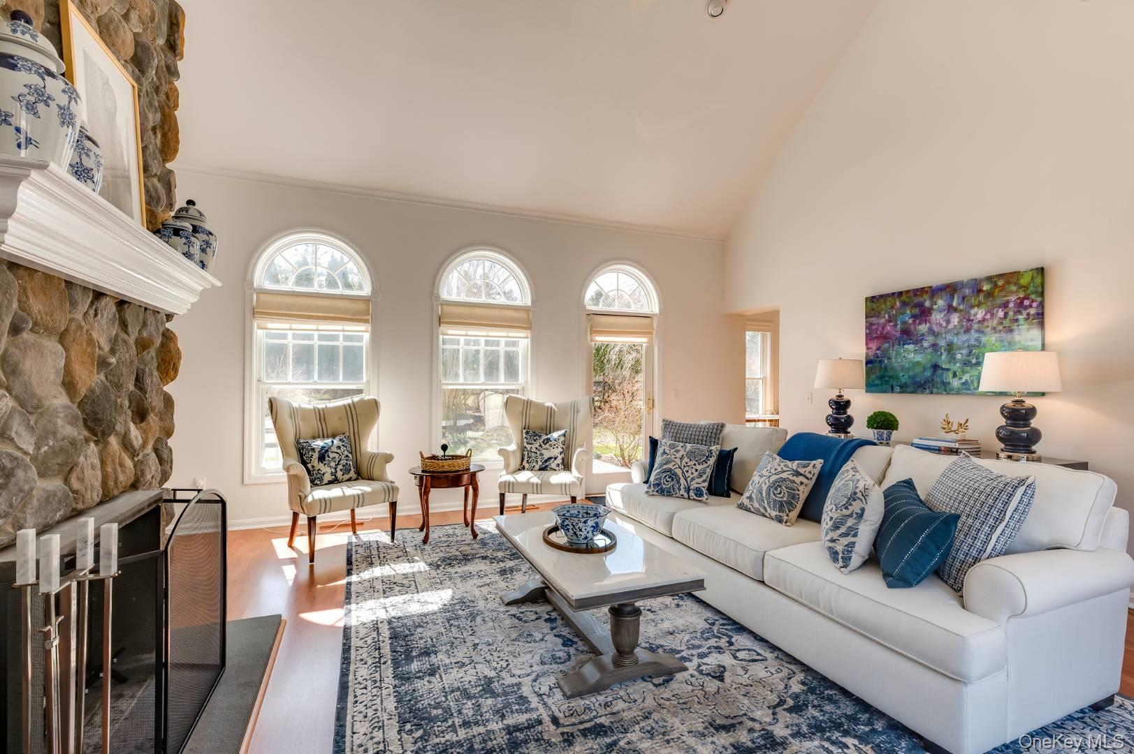 17 Clearview Farm Road, Southampton, NY 11968