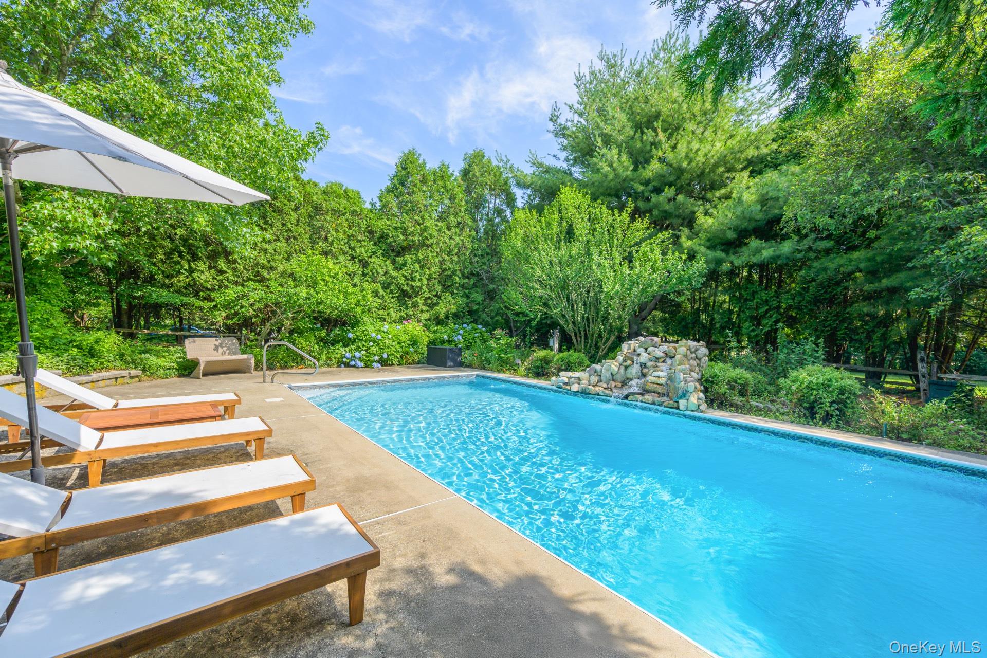 17 Clearview Farm Road, Southampton, NY 11968