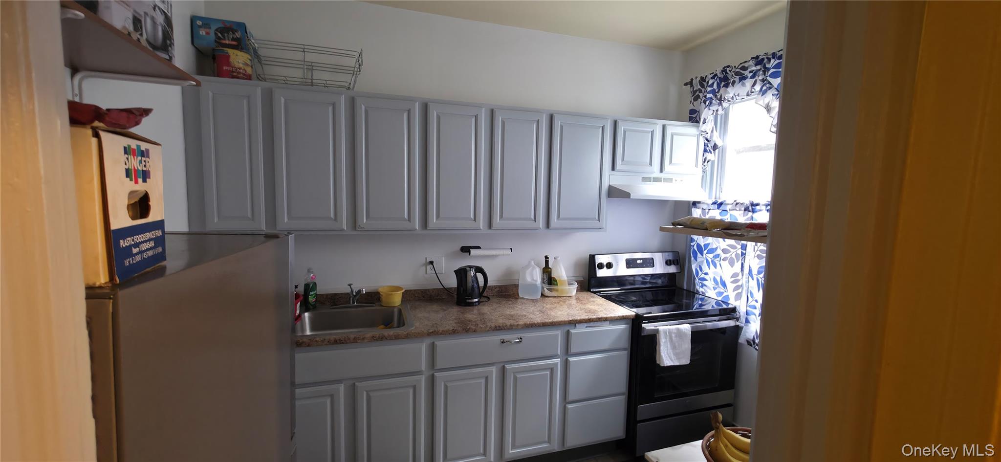 65-12 Myrtle Avenue, Glendale, NY 11385