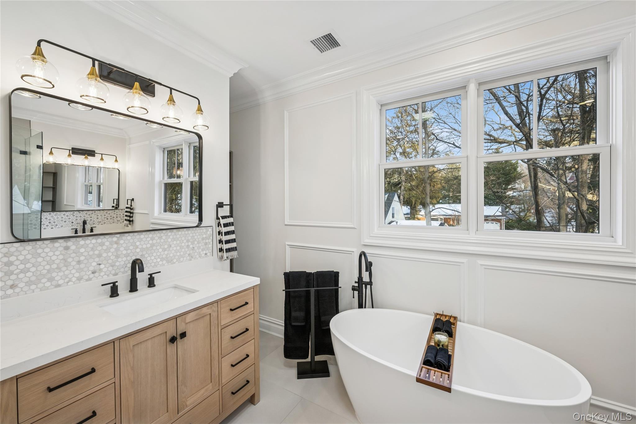 227 Prospect Avenue, Sea Cliff, NY 11579