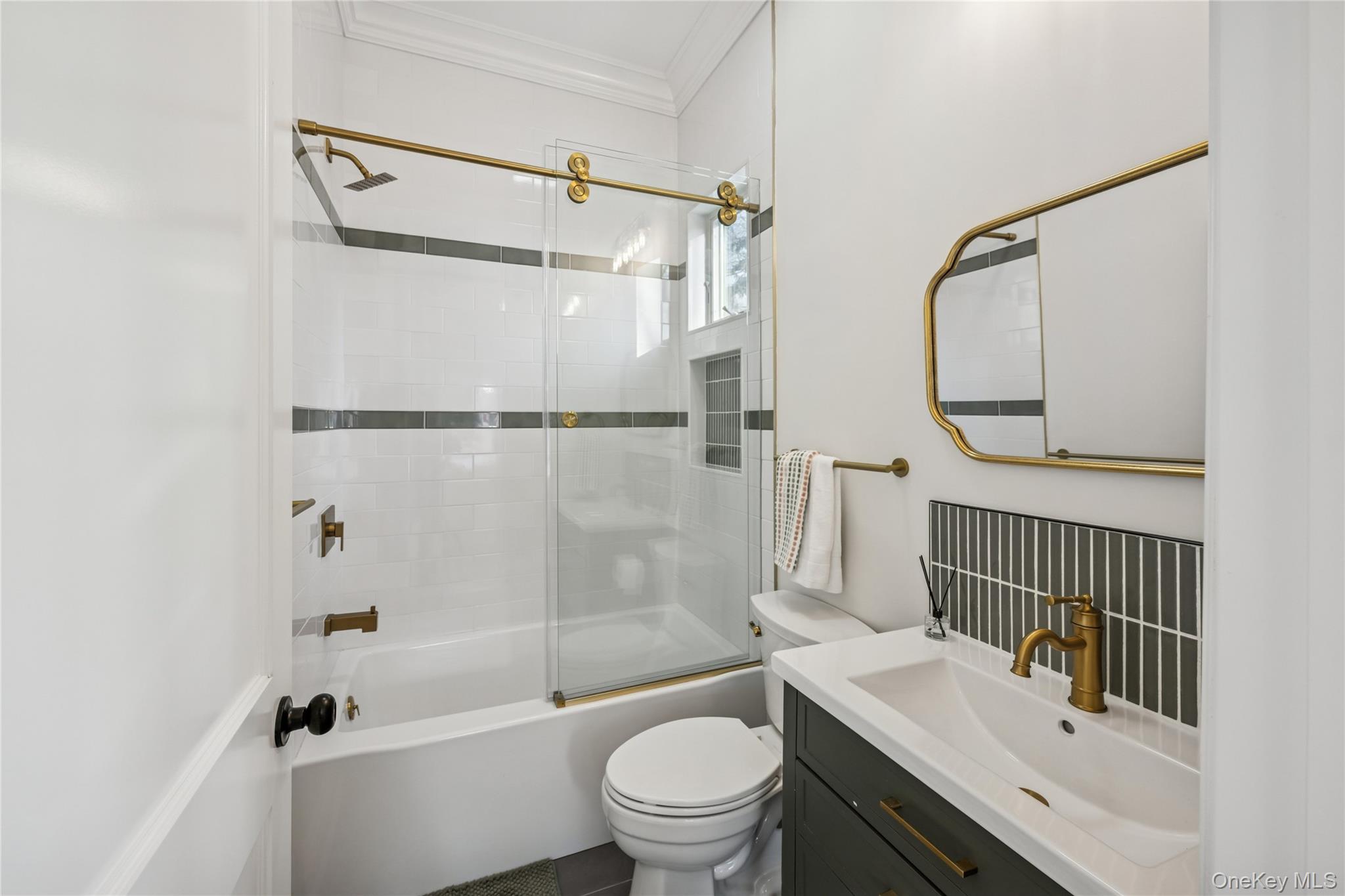 227 Prospect Avenue, Sea Cliff, NY 11579