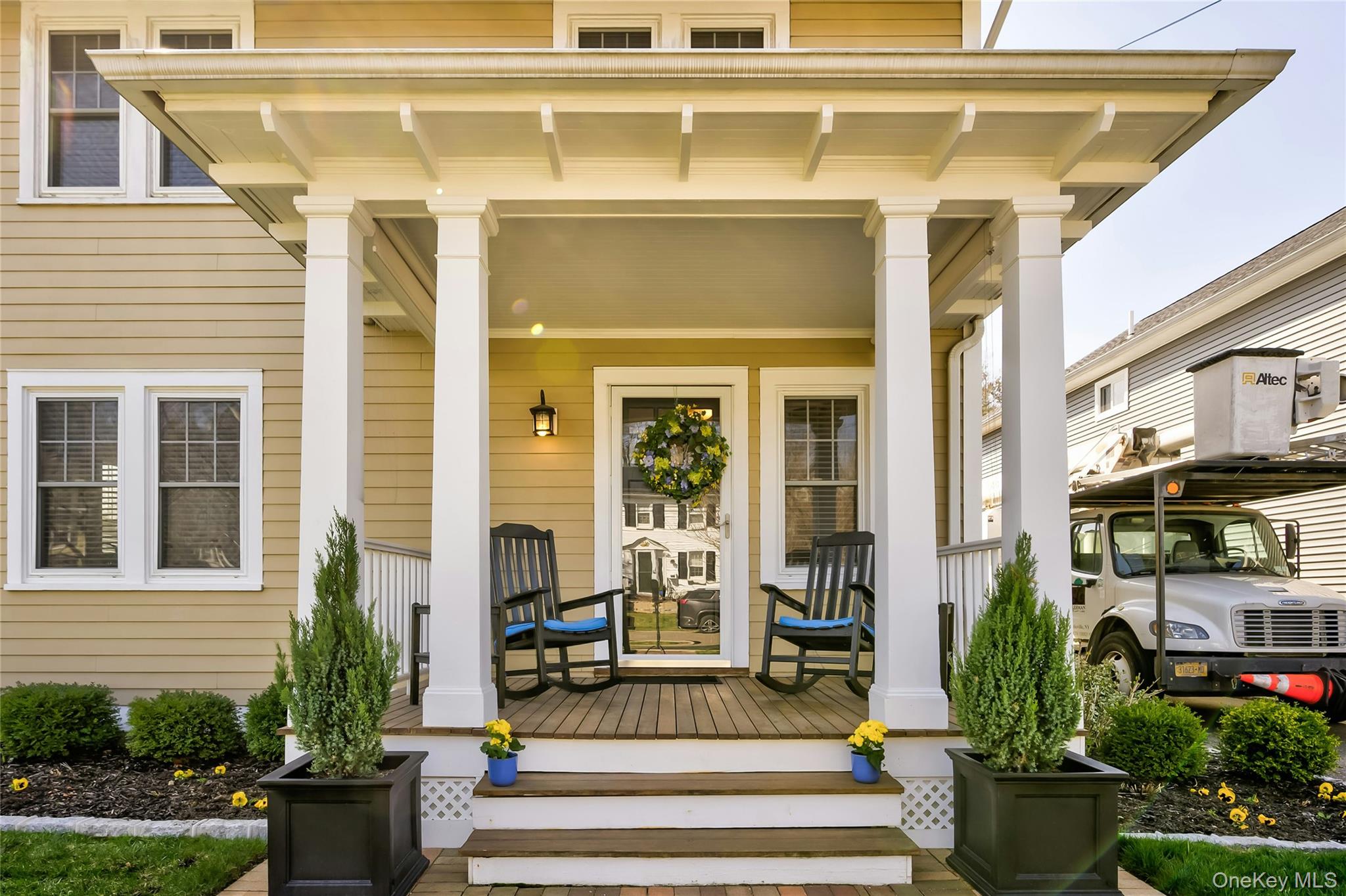 28 Lindbergh Street, Locust Valley, NY 11560