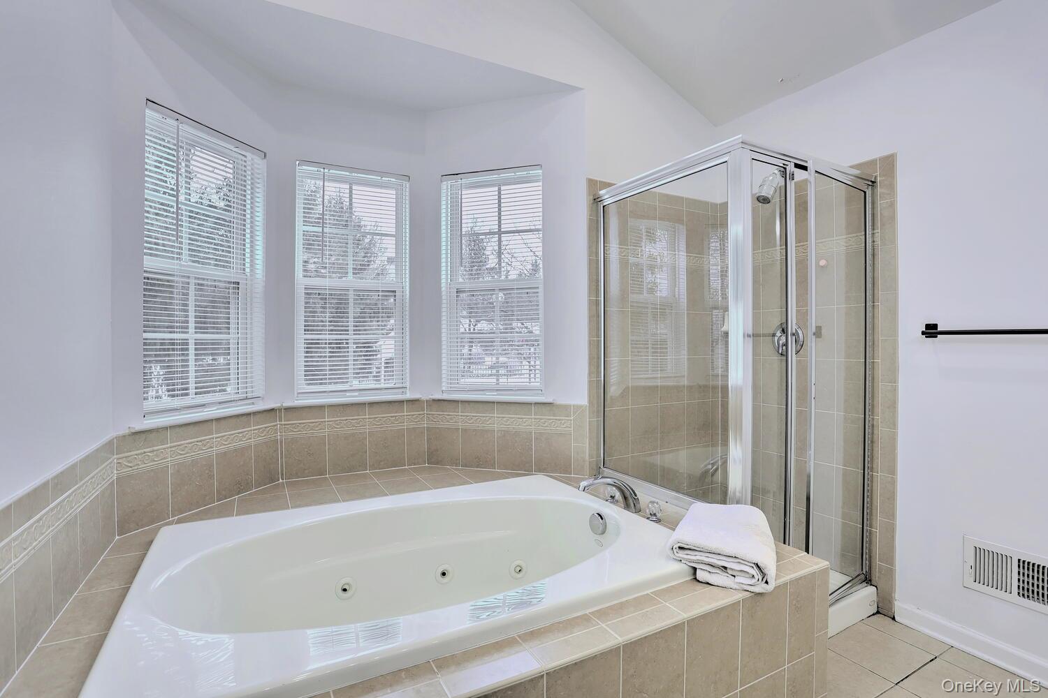 17 Gillian Court, Monroe, NY 10950