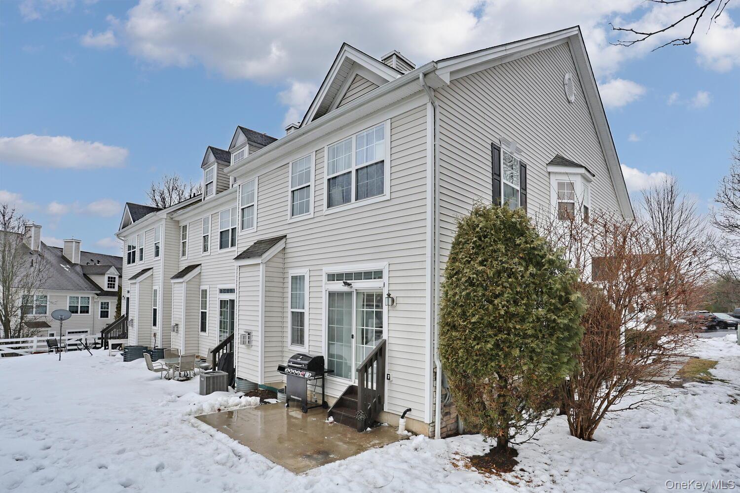 17 Gillian Court, Monroe, NY 10950