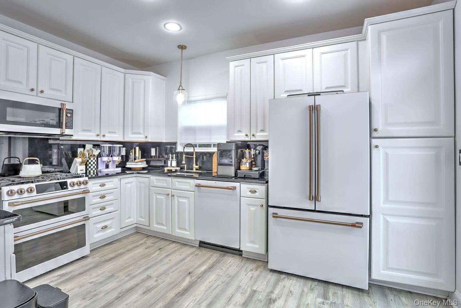 17 Gillian Court, Monroe, NY 10950