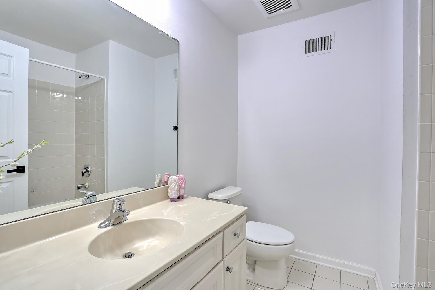 17 Gillian Court, Monroe, NY 10950