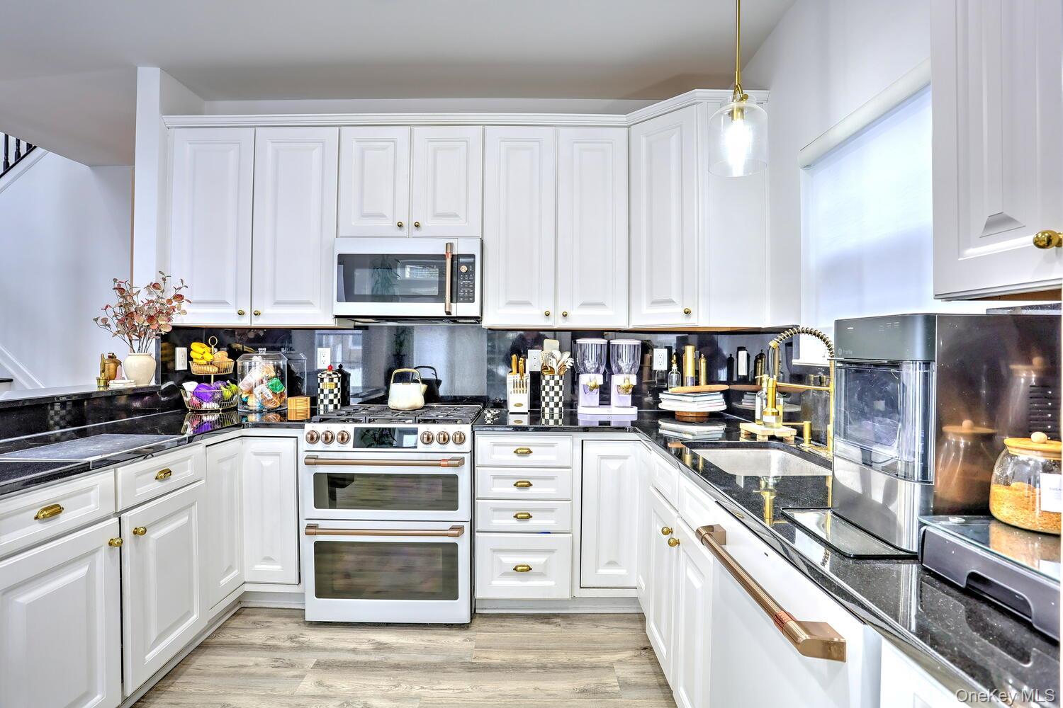 17 Gillian Court, Monroe, NY 10950