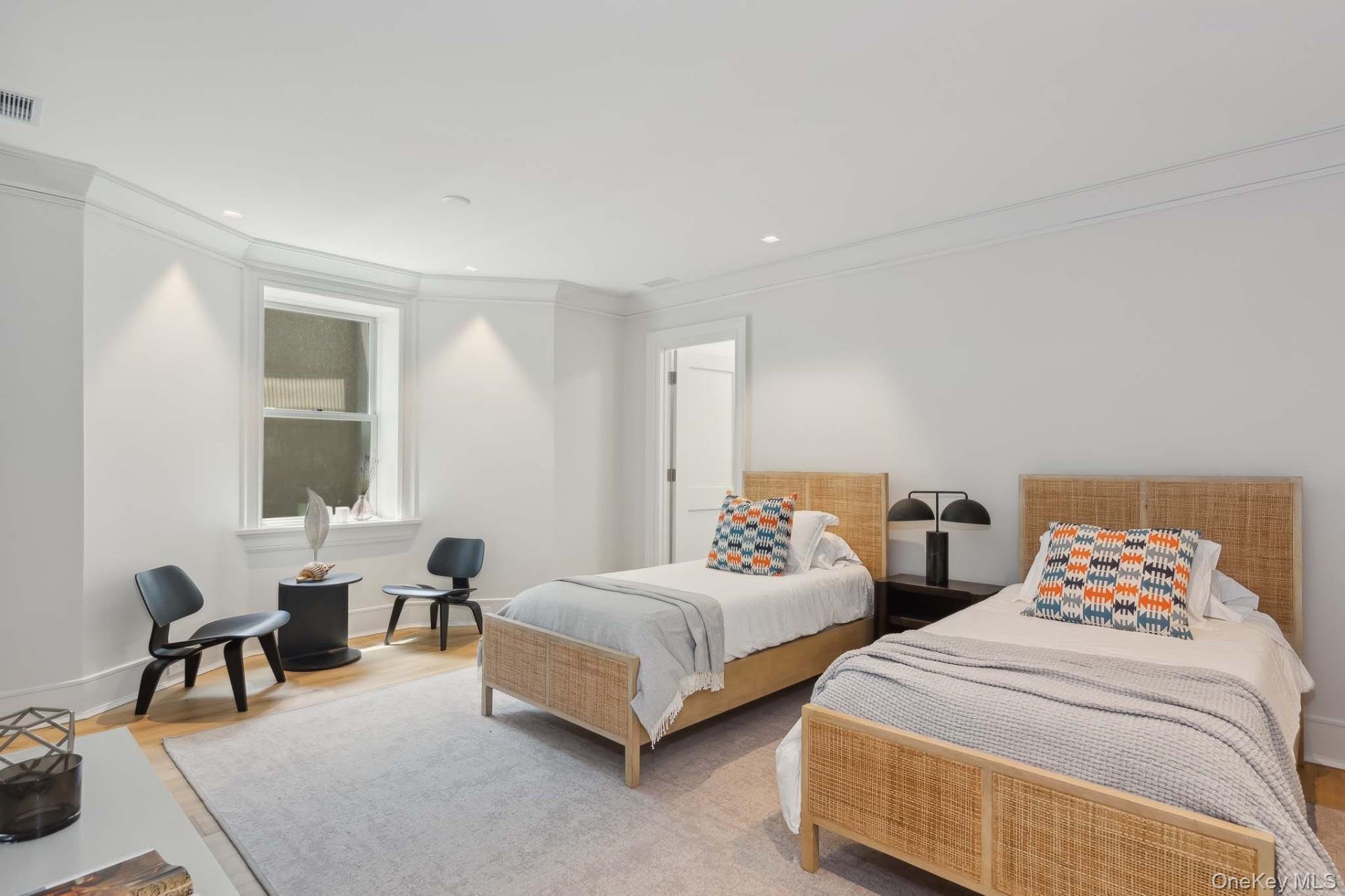 40 Elm Street, Southampton, NY 11968