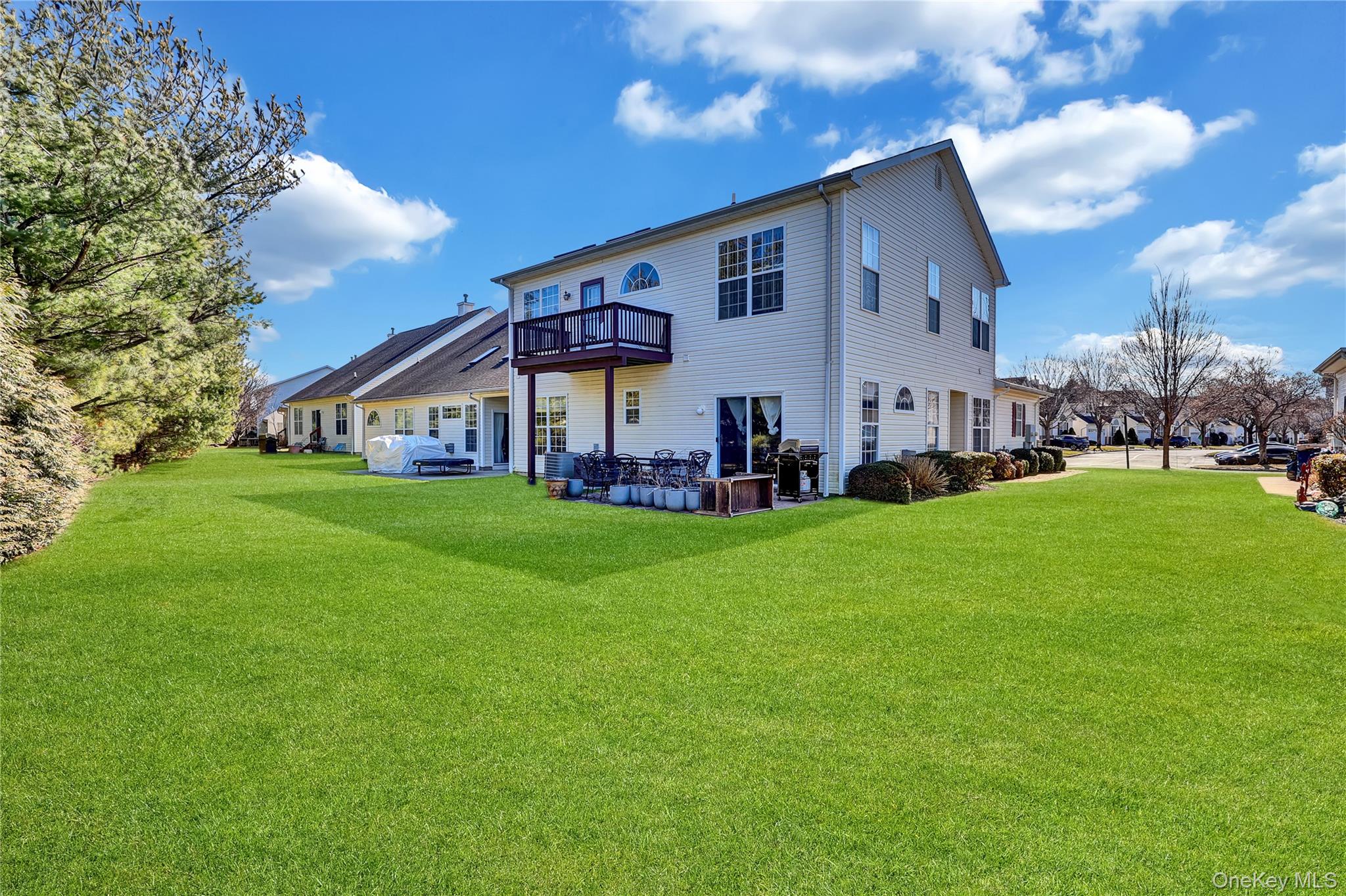 85 Constantine 85 Constantine Way, Mount Sinai, NY 11766