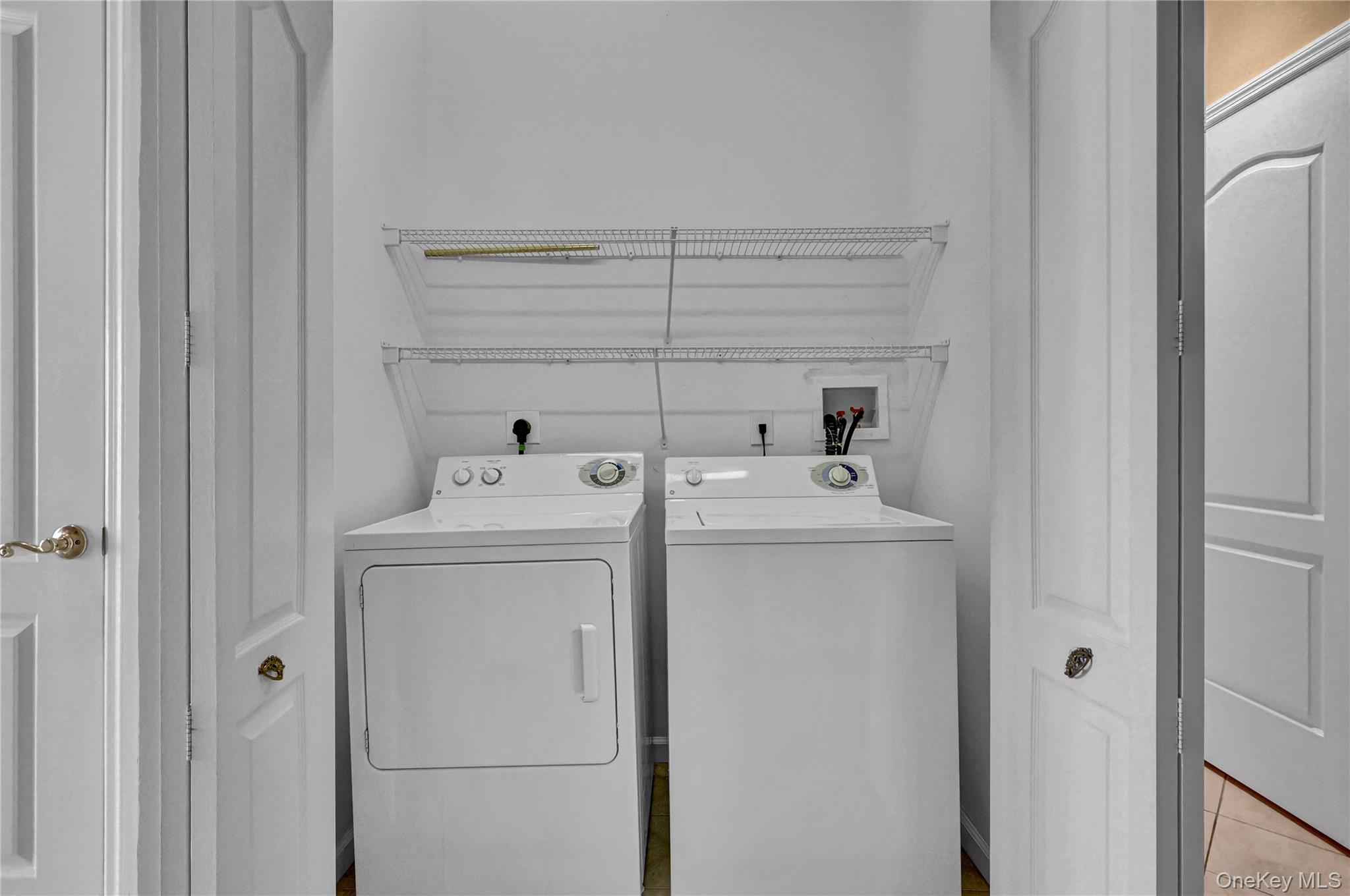 85 Constantine 85 Constantine Way, Mount Sinai, NY 11766