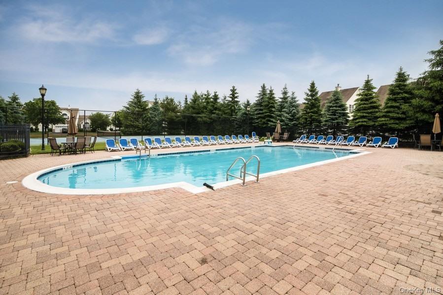 85 Constantine 85 Constantine Way, Mount Sinai, NY 11766