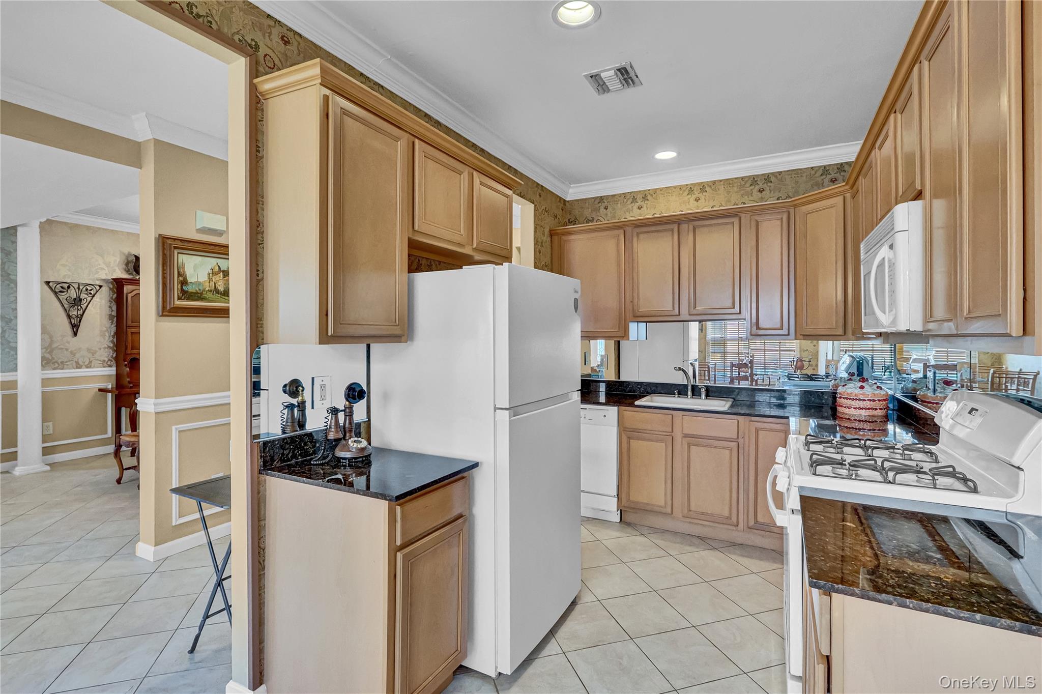 85 Constantine 85 Constantine Way, Mount Sinai, NY 11766