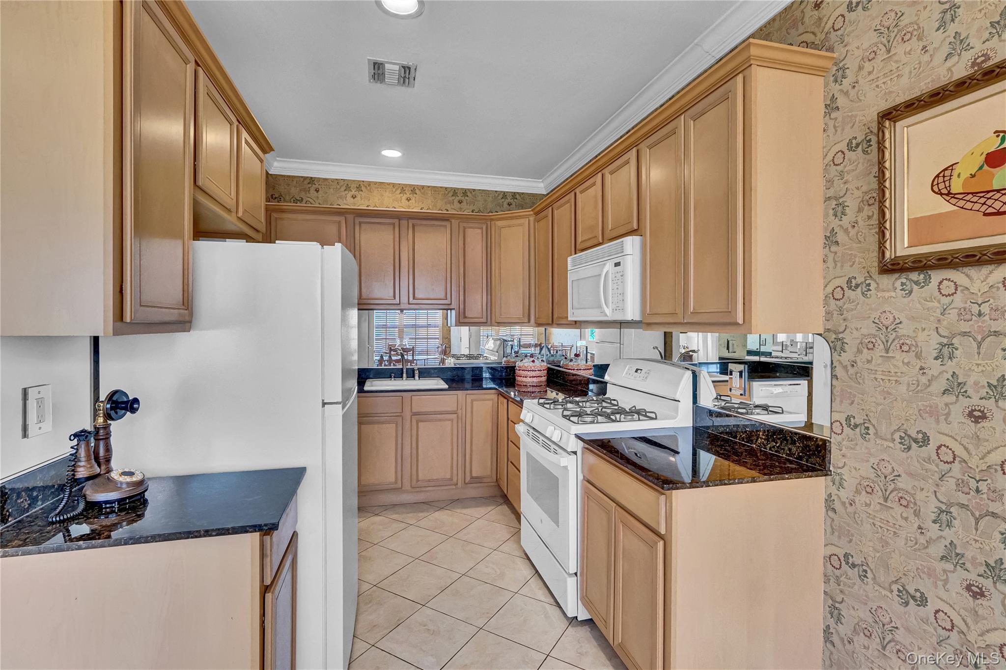 85 Constantine 85 Constantine Way, Mount Sinai, NY 11766