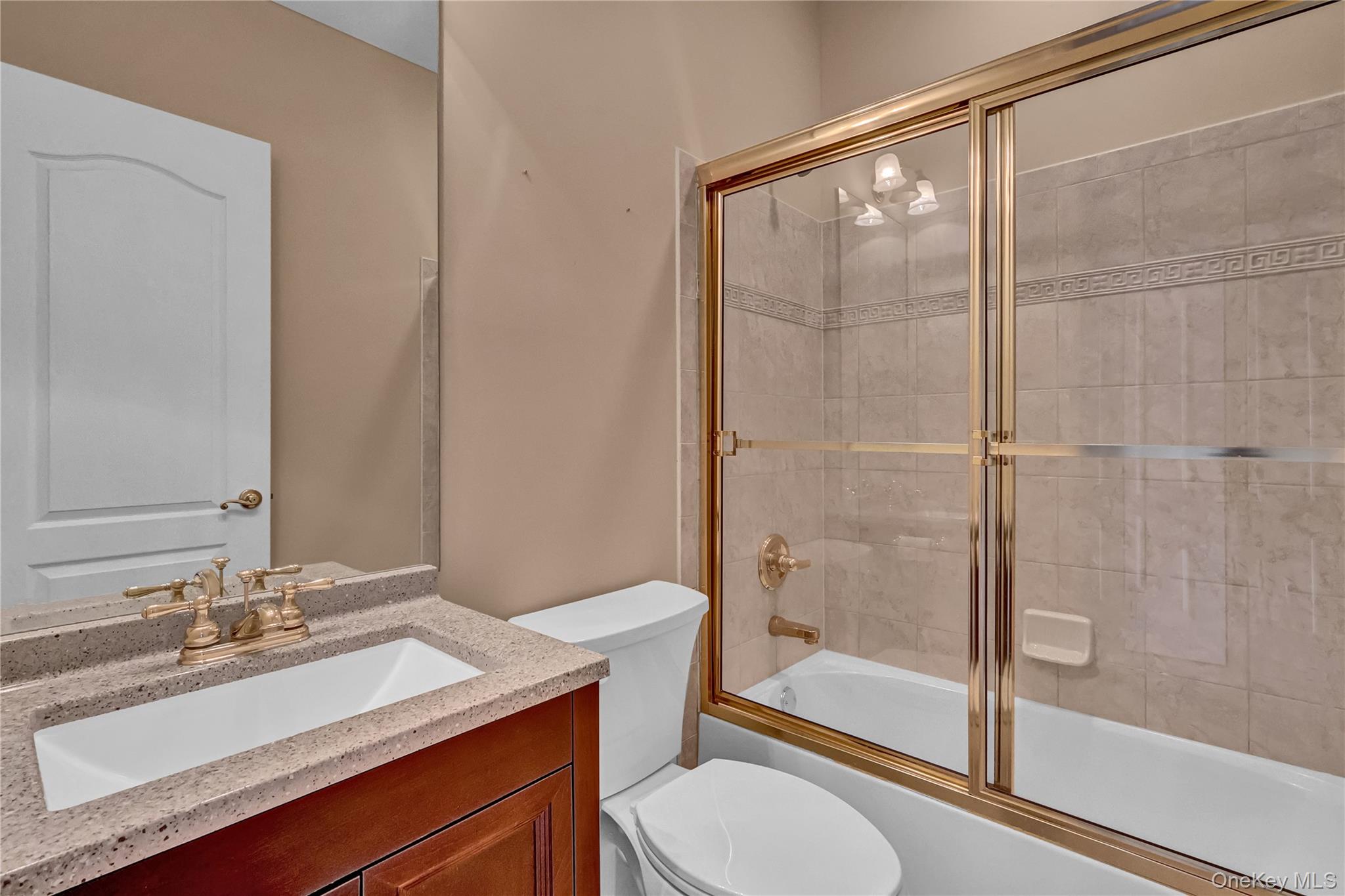 85 Constantine 85 Constantine Way, Mount Sinai, NY 11766