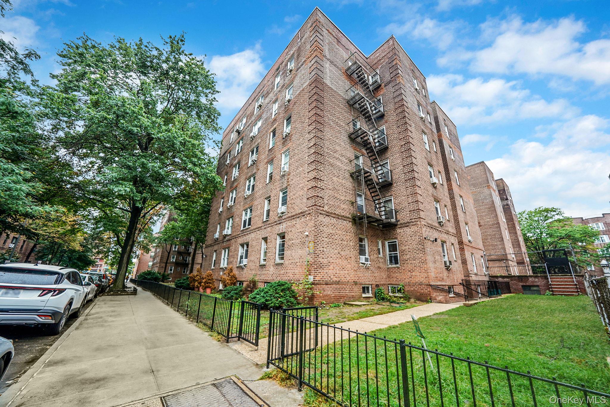 35-40 75th Street # 1B, Jackson Heights, NY 11372
