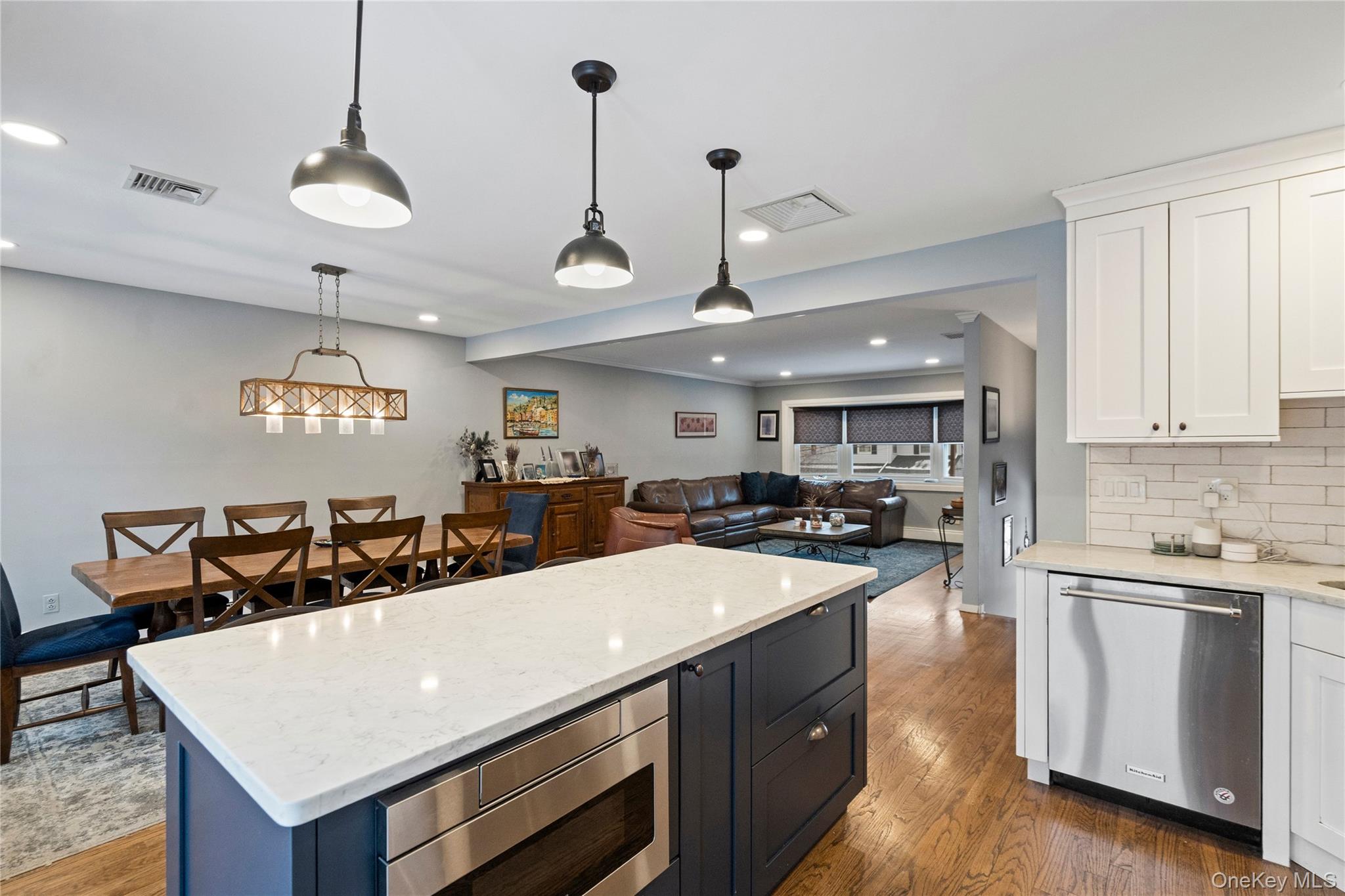 6 Stimson Place, Huntington, NY 11743