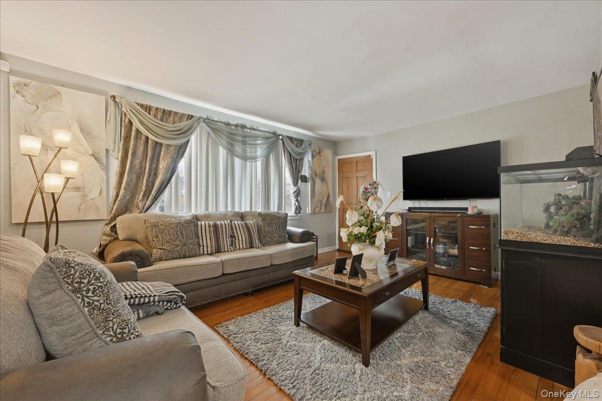 13514 220th Street, Laurelton, NY 11413