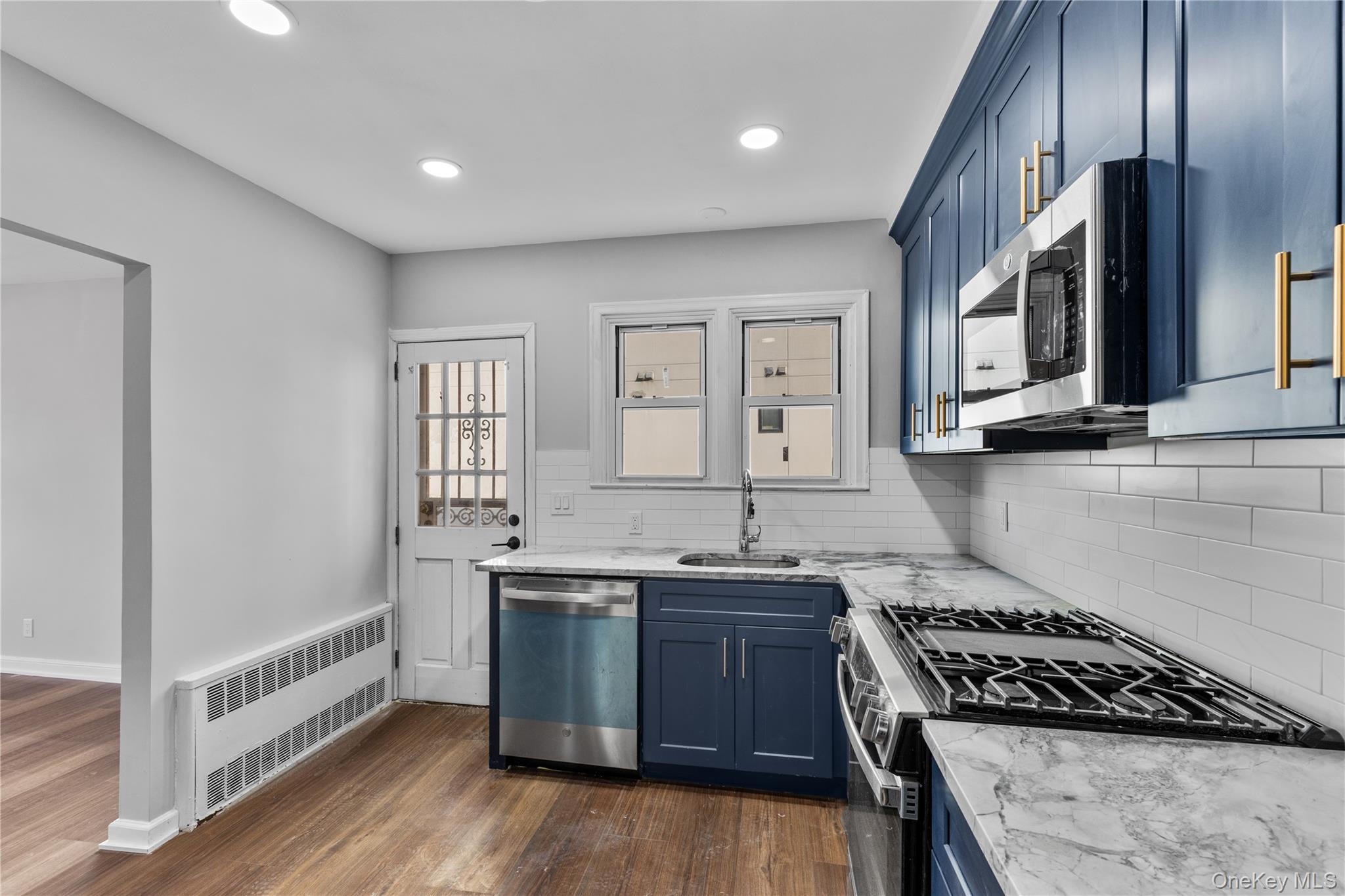 840 E Broadway # upper, Long Beach, NY 11561