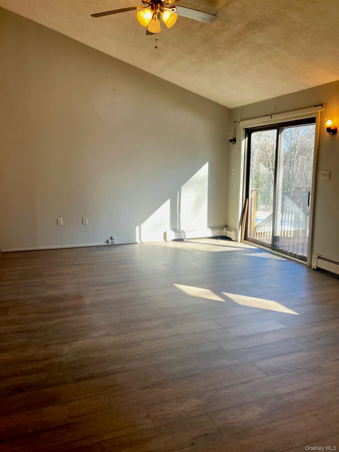 87 W Peenpack Trail, Sparrowbush, NY 12780