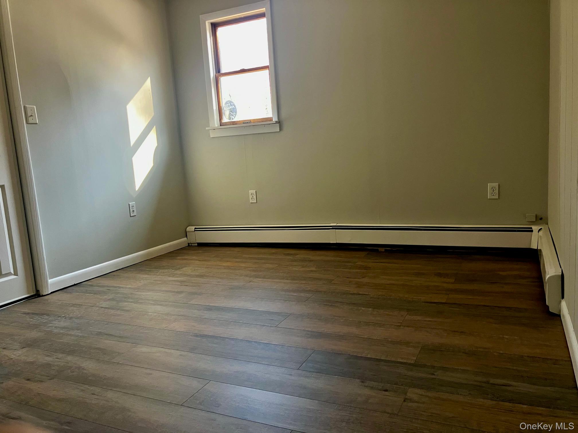 87 W Peenpack Trail, Sparrowbush, NY 12780