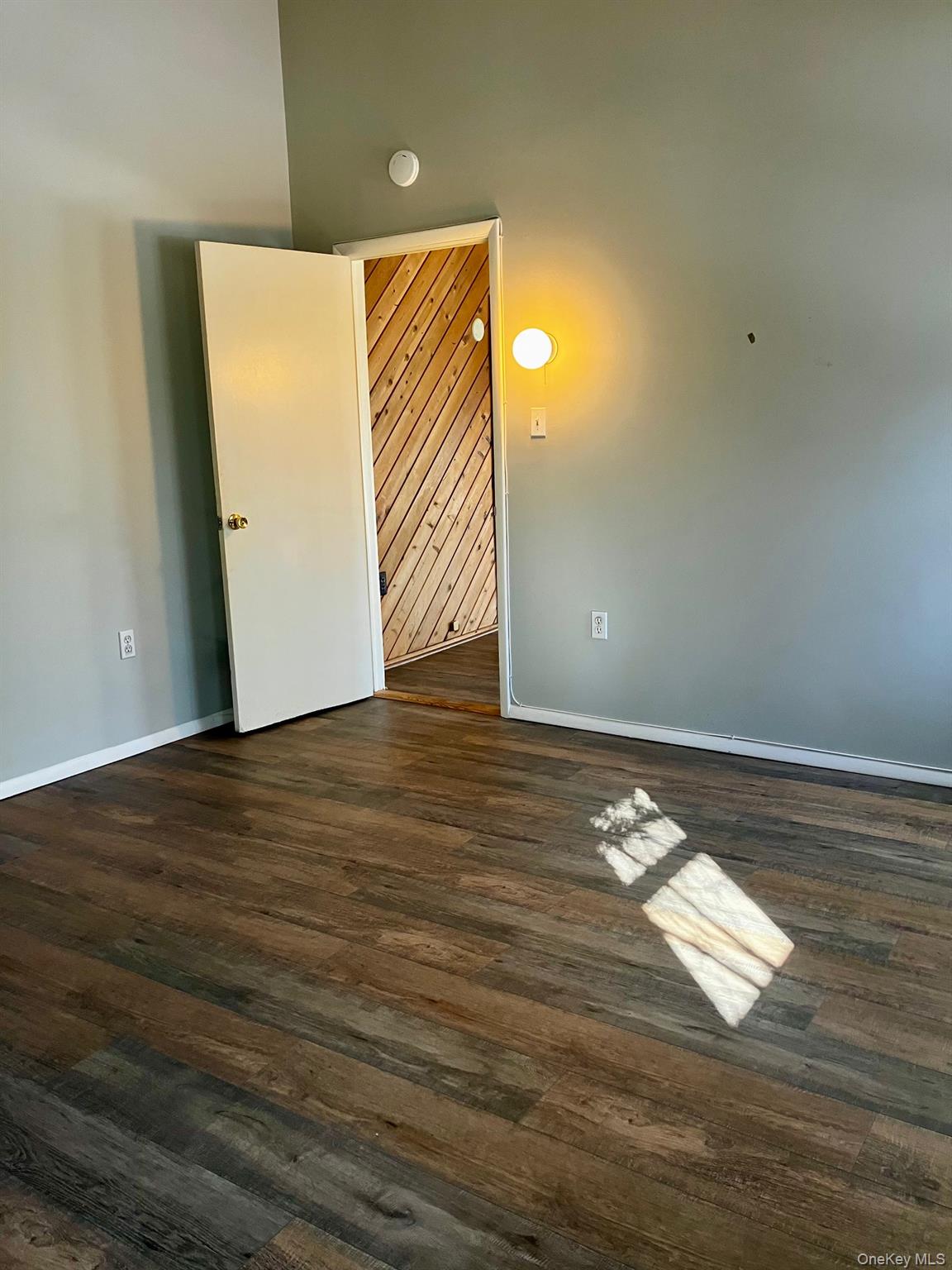 87 W Peenpack Trail, Sparrowbush, NY 12780