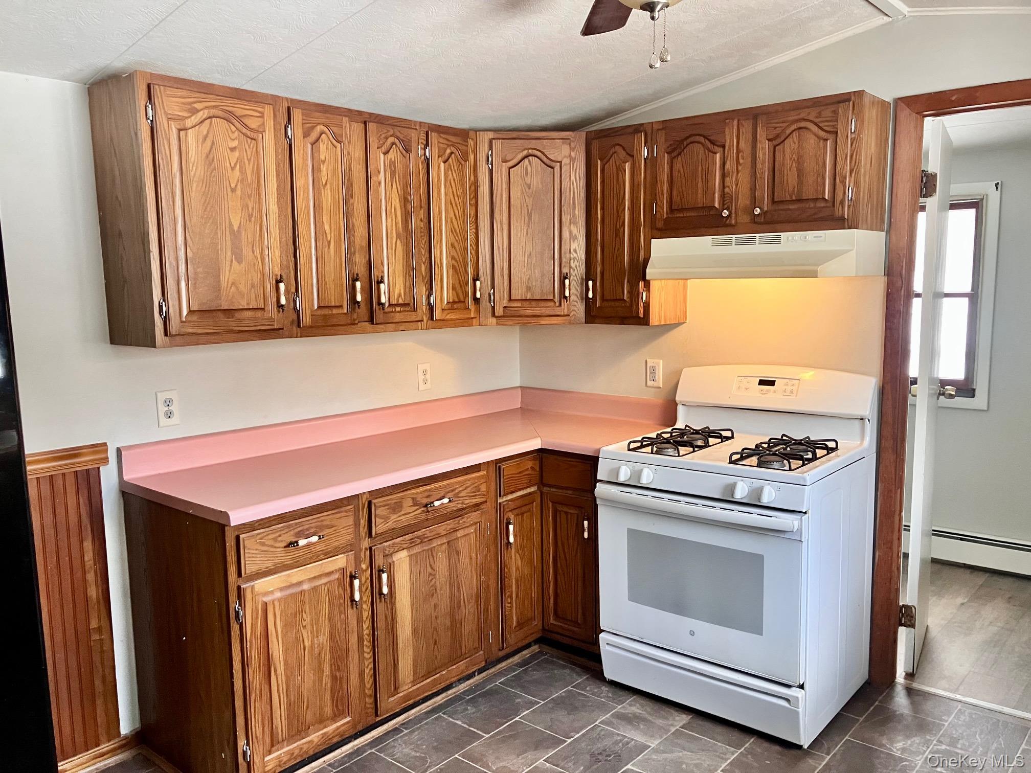 87 W Peenpack Trail, Sparrowbush, NY 12780