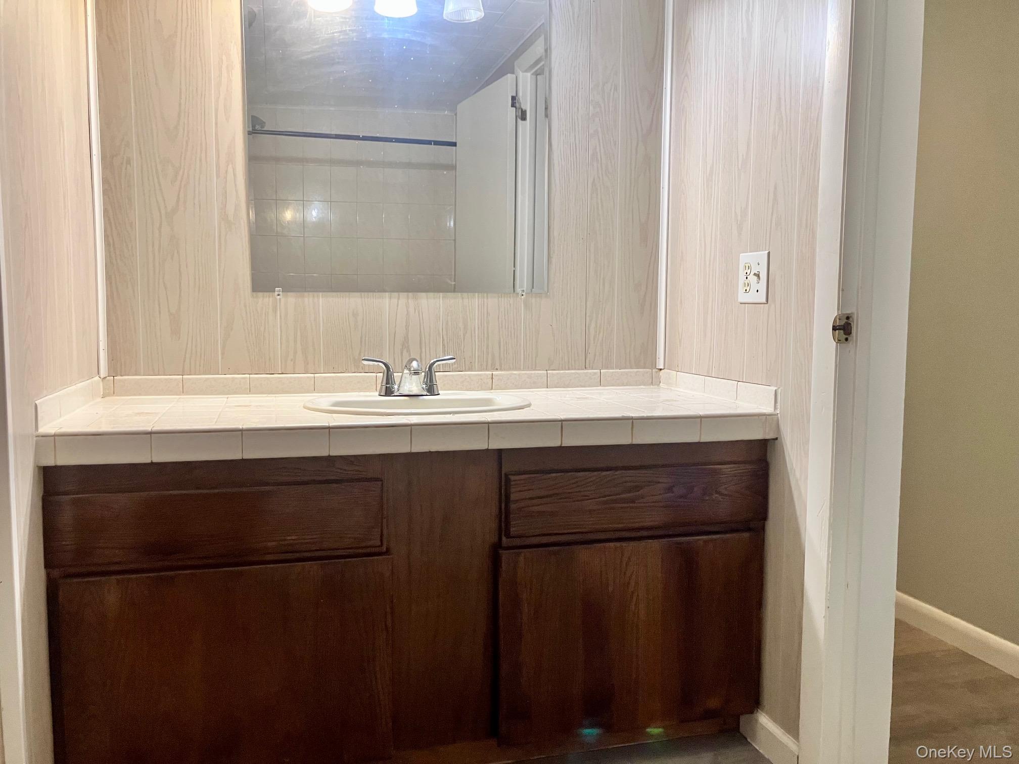 87 W Peenpack Trail, Sparrowbush, NY 12780