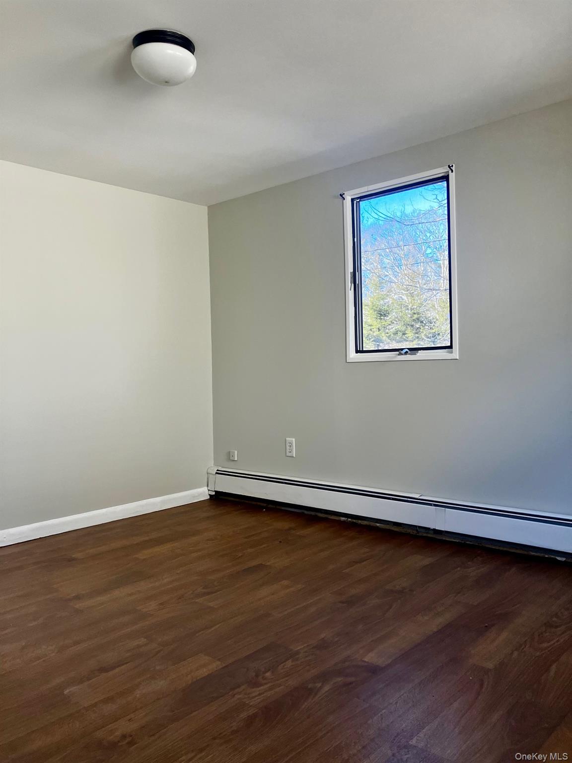 87 W Peenpack Trail, Sparrowbush, NY 12780