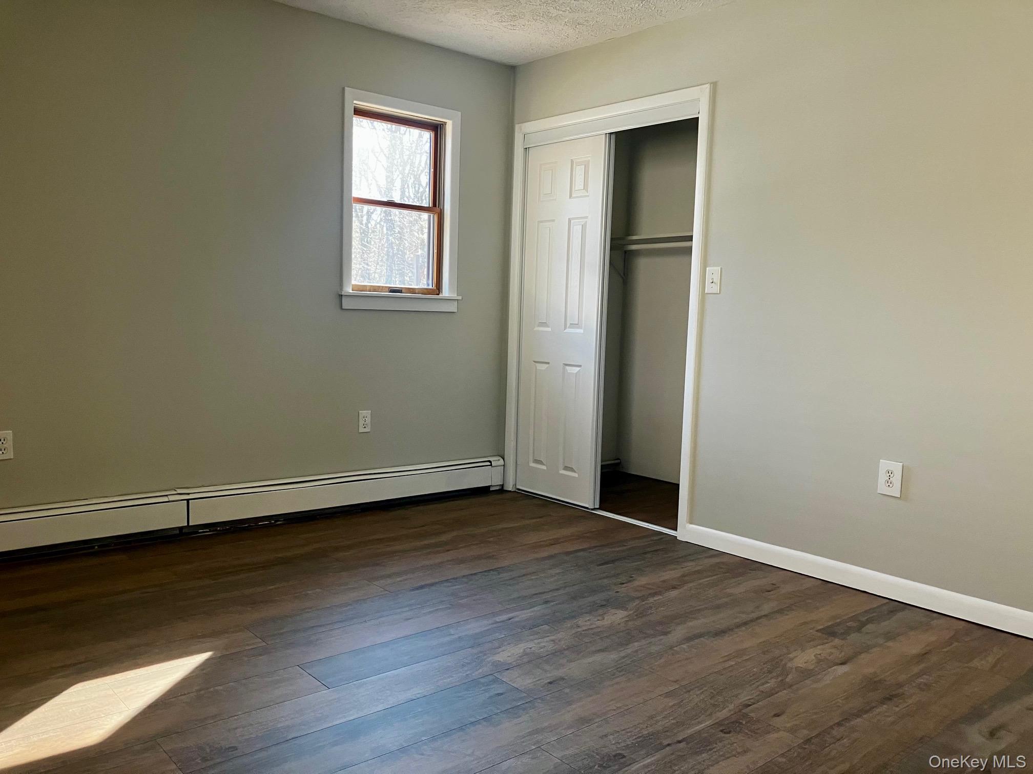 87 W Peenpack Trail, Sparrowbush, NY 12780