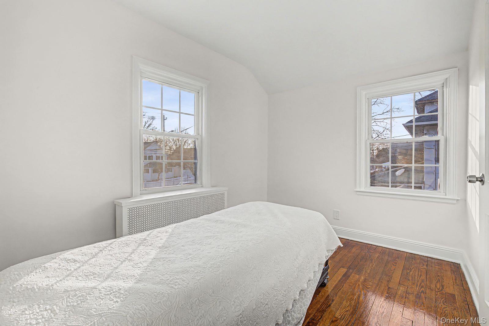 91 Ireland Place, Amityville, NY 11701