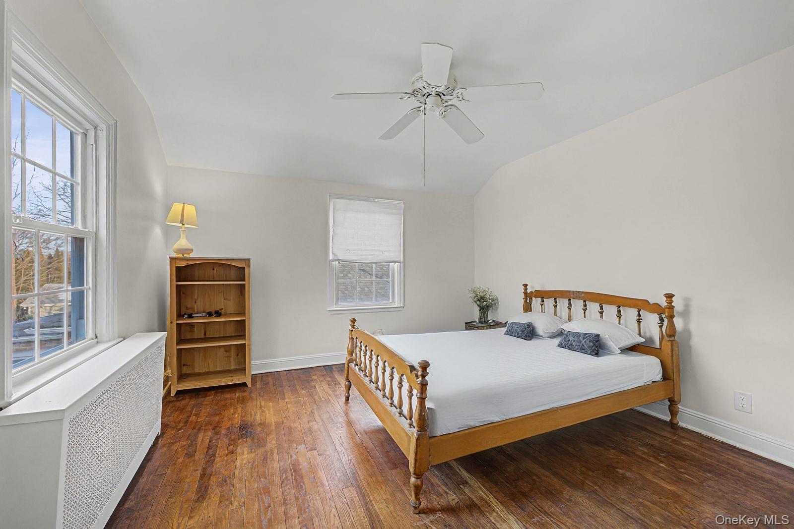 91 Ireland Place, Amityville, NY 11701