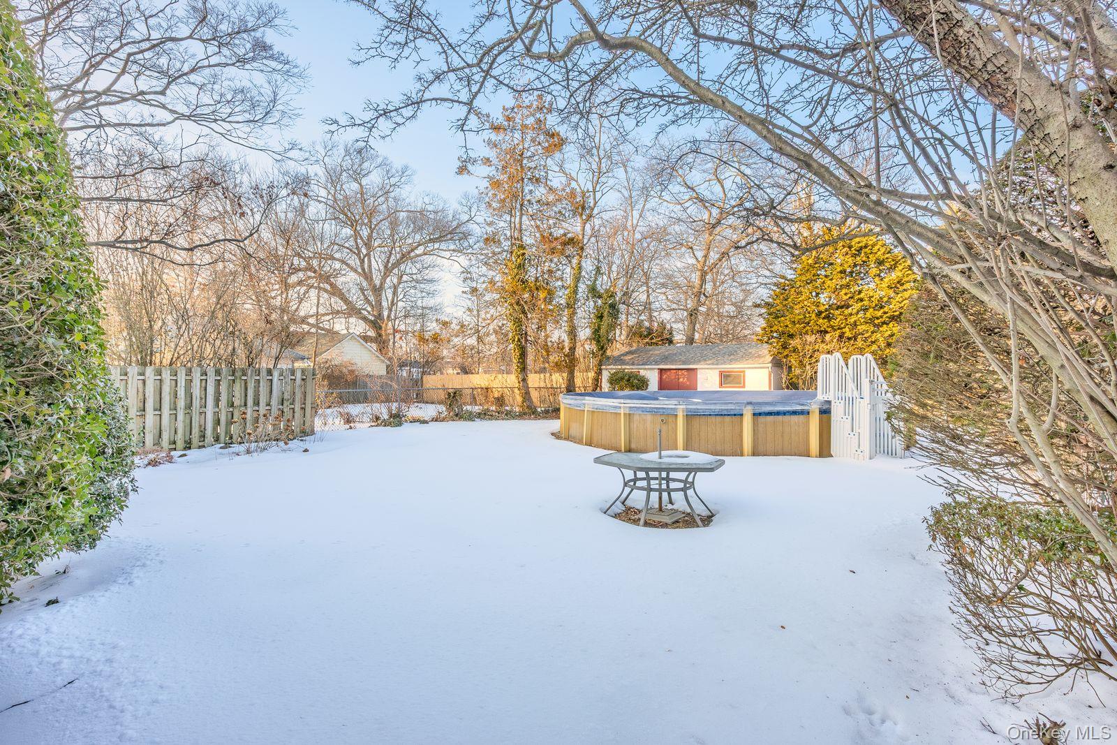 91 Ireland Place, Amityville, NY 11701