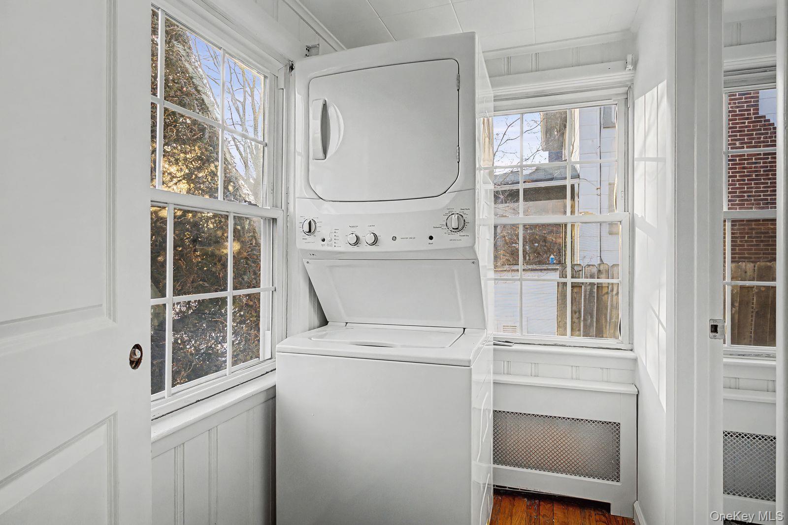 91 Ireland Place, Amityville, NY 11701