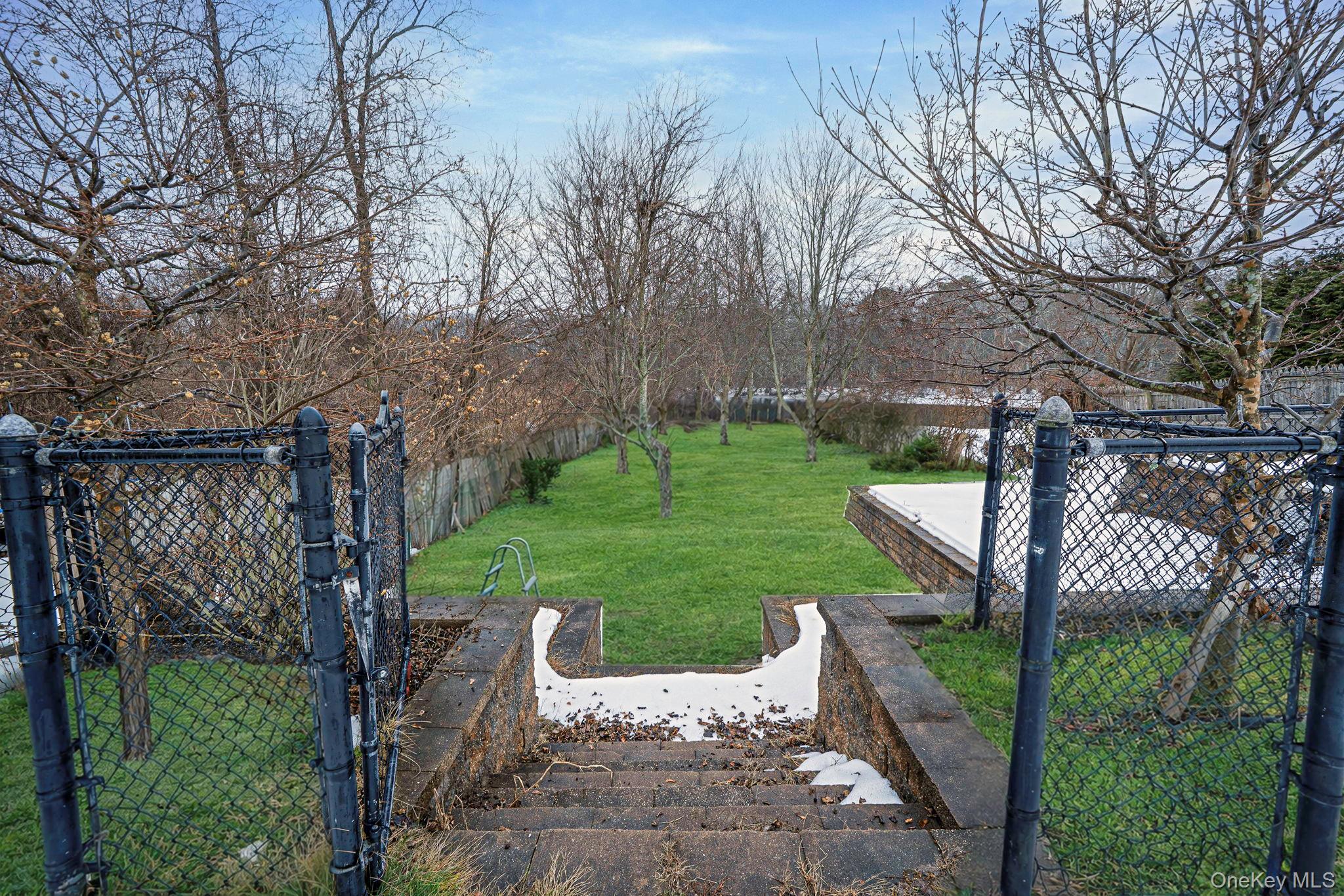 723 W Main Street, Riverhead, NY 11901