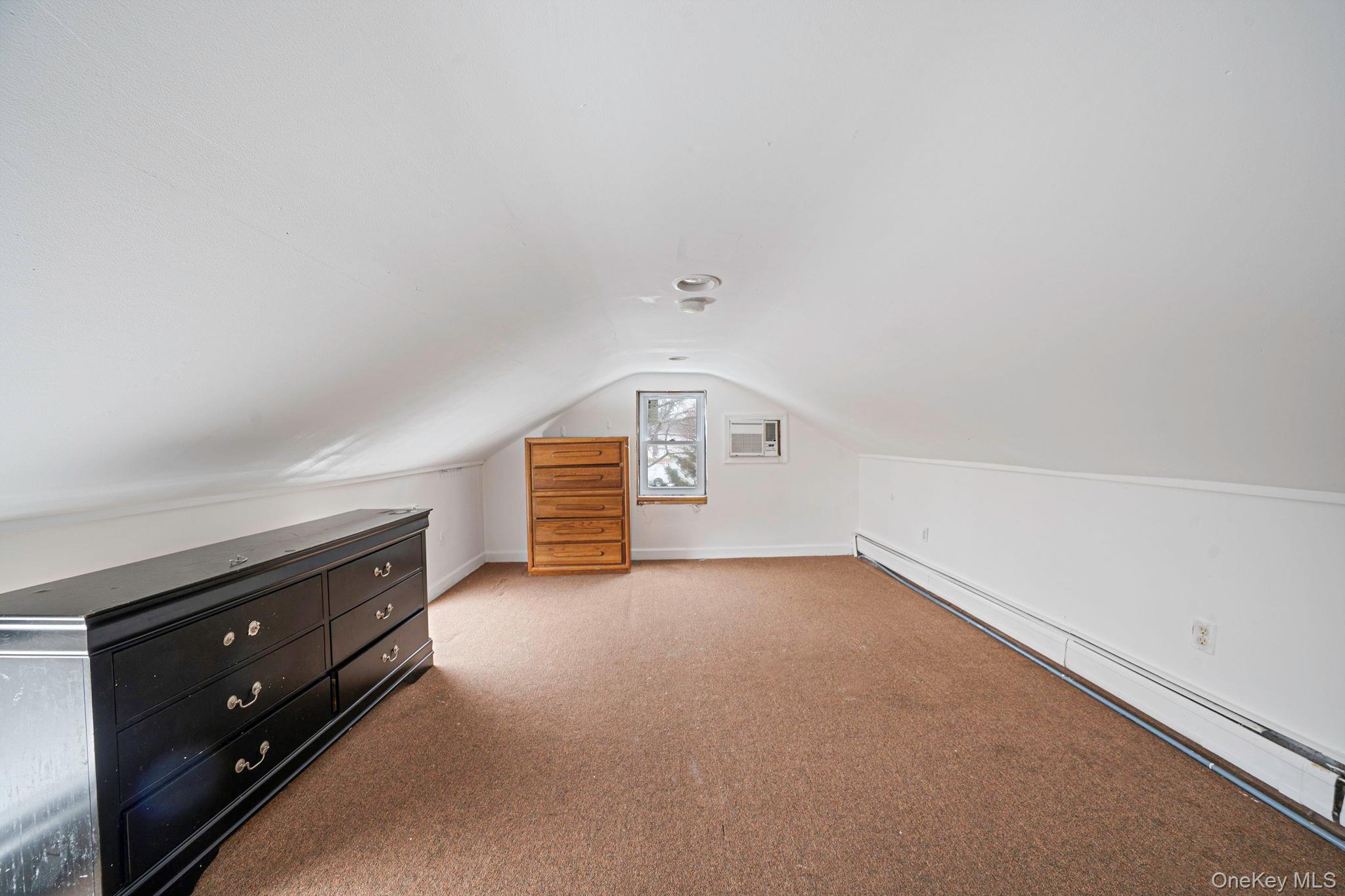 723 W Main Street, Riverhead, NY 11901