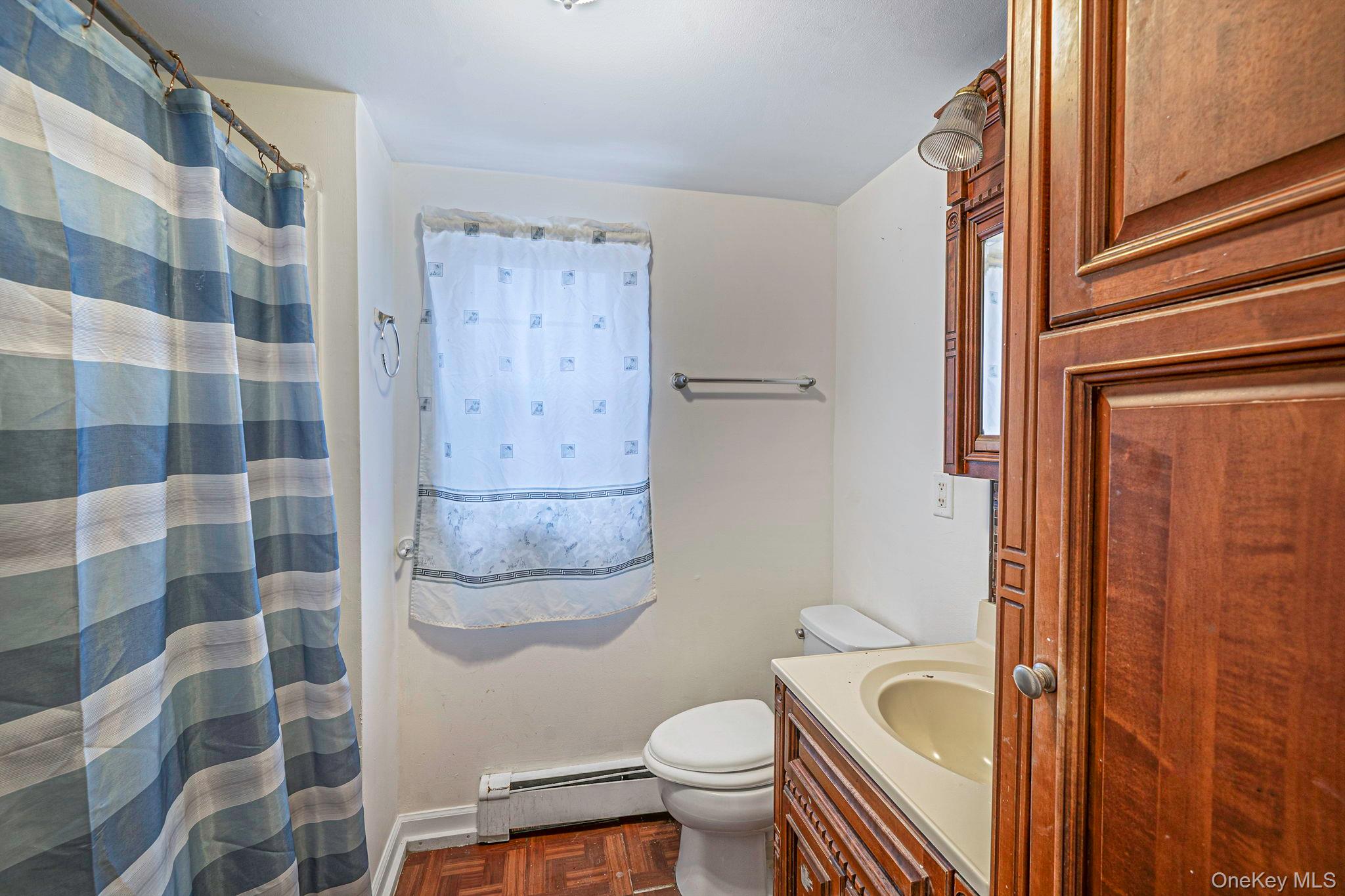 723 W Main Street, Riverhead, NY 11901