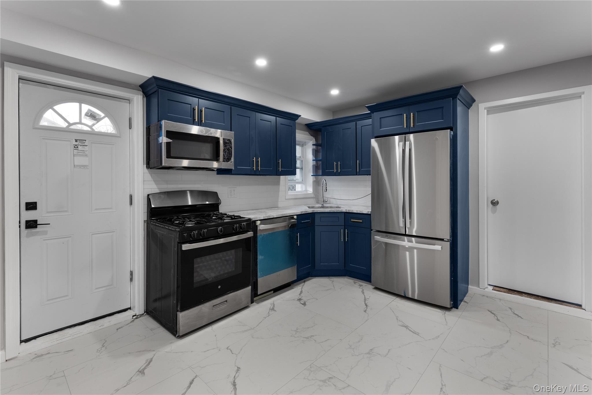 840 E Broadway # lower, Long Beach, NY 11561