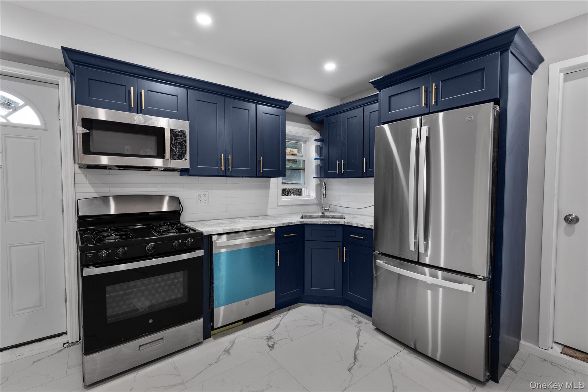 840 E Broadway # lower, Long Beach, NY 11561