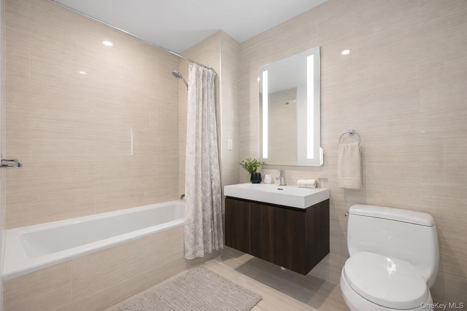 131-05 40th Road # 18H, Flushing, NY 11354