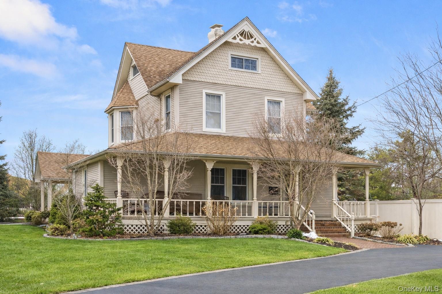 52 Marvin Lane, Islip, NY 11751