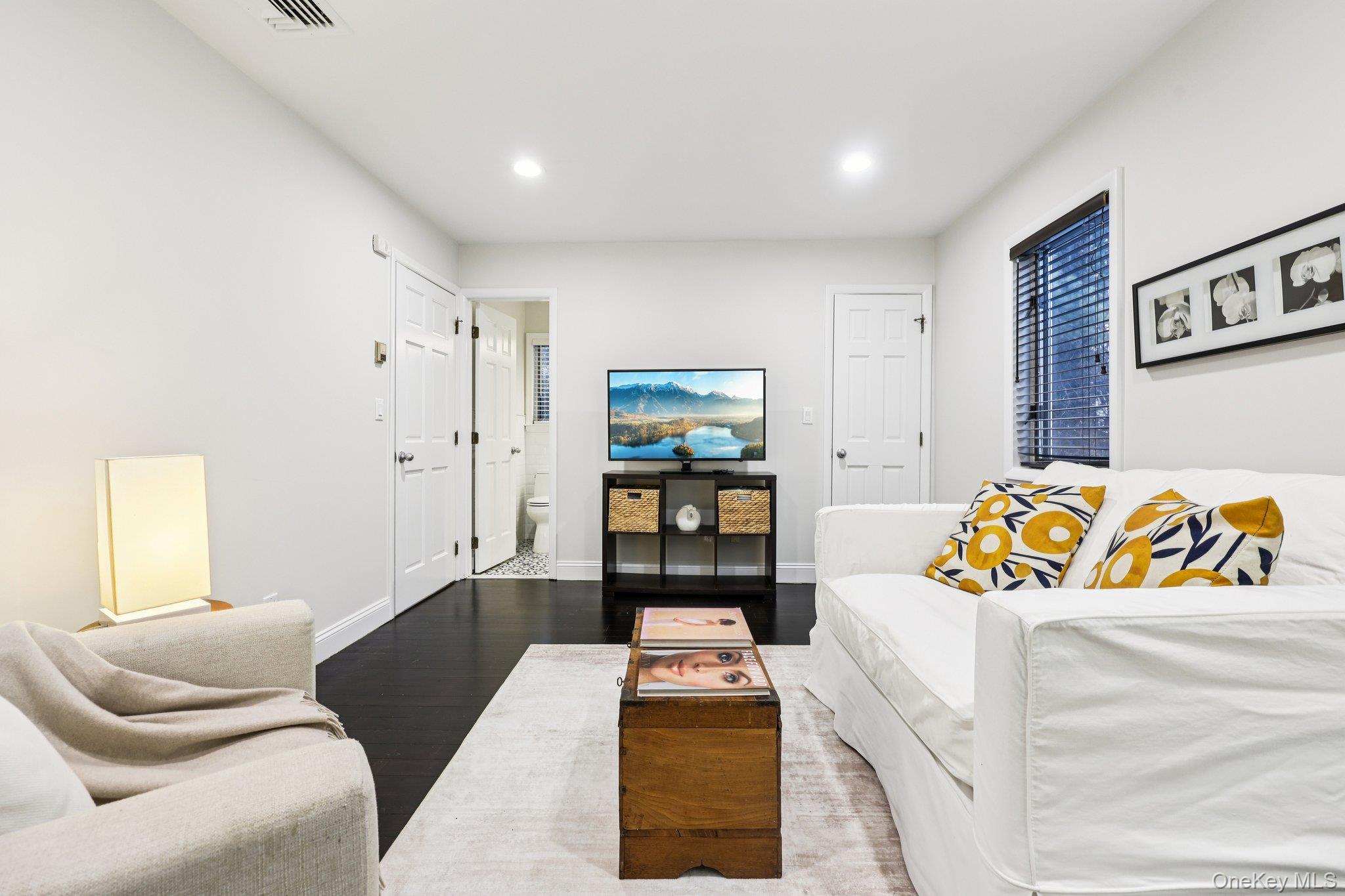 6 Carol Lane, Mamaroneck, NY 10543