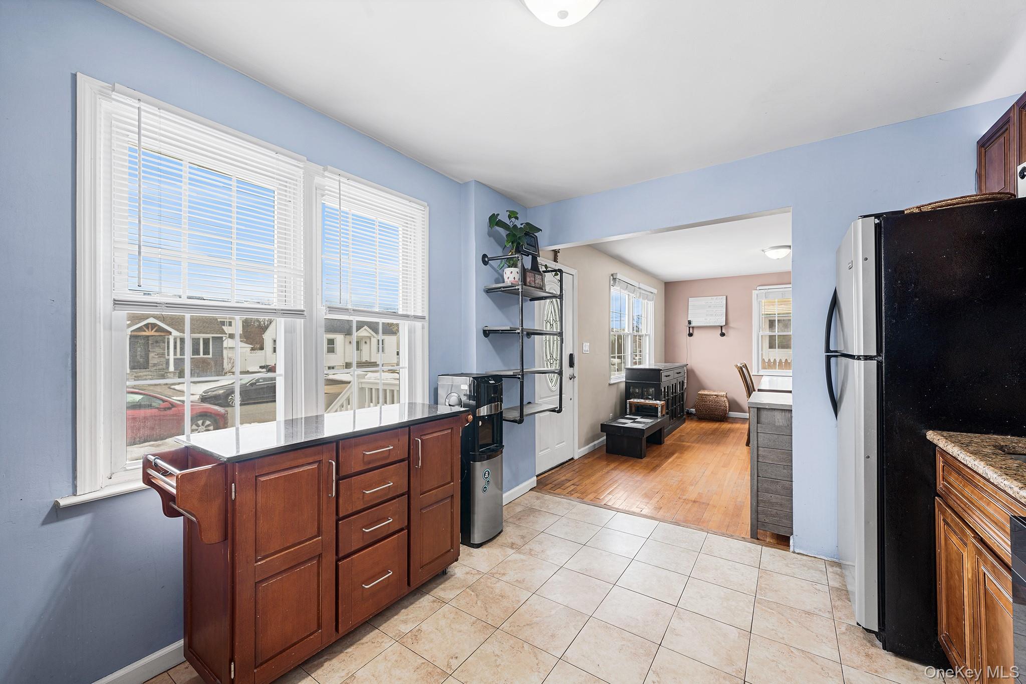 7 Cambridge Avenue, Bethpage, NY 11714