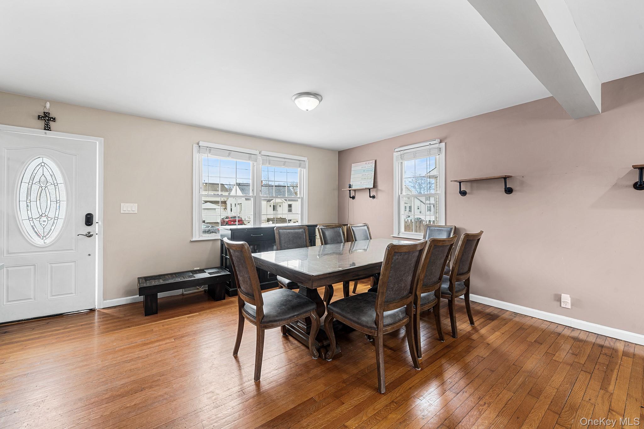 7 Cambridge Avenue, Bethpage, NY 11714