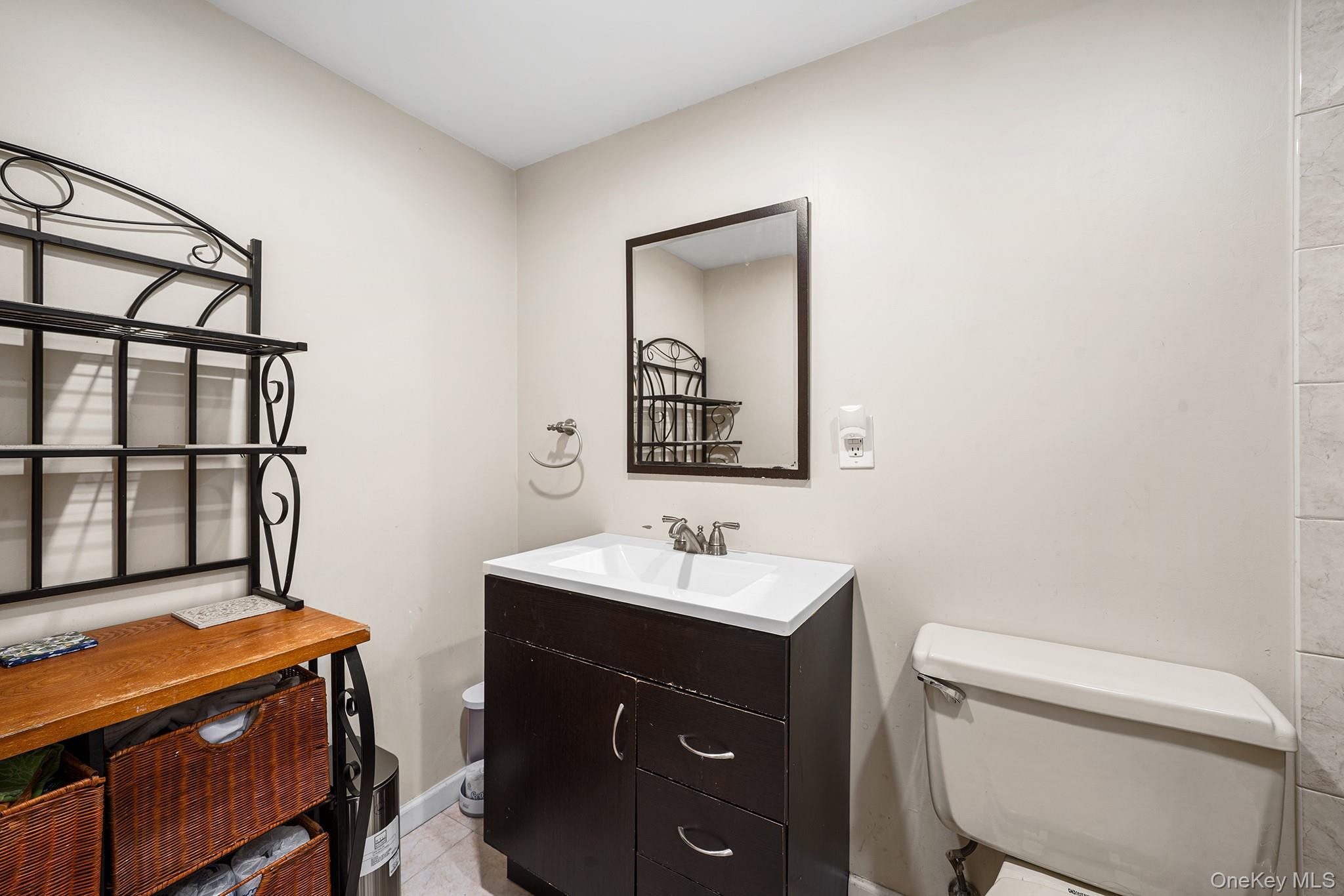 7 Cambridge Avenue, Bethpage, NY 11714