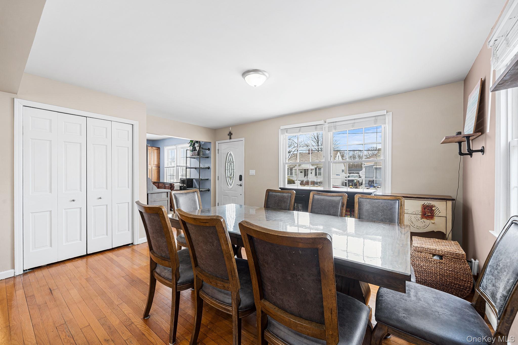 7 Cambridge Avenue, Bethpage, NY 11714