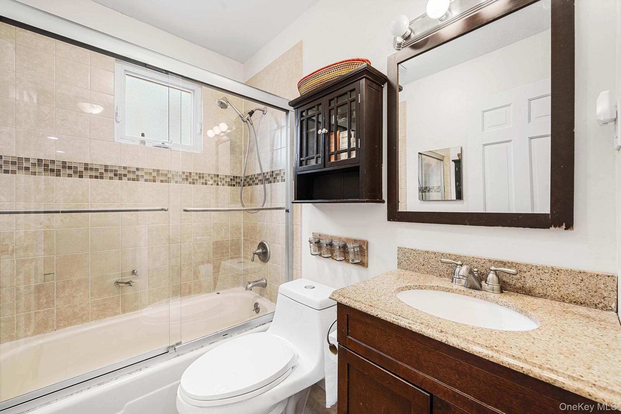 7 Cambridge Avenue, Bethpage, NY 11714