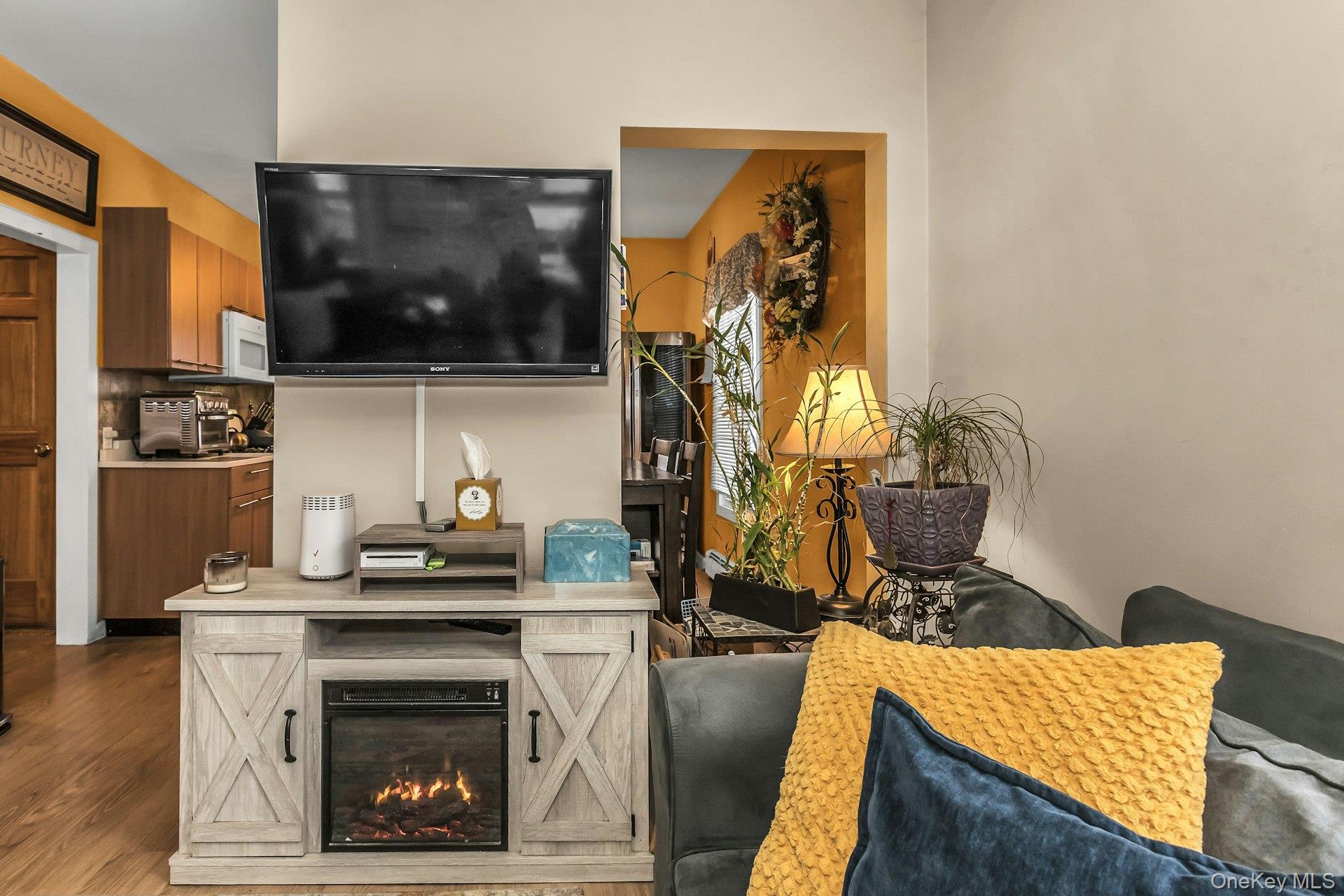 16 Altamont Avenue, Sea Cliff, NY 11579