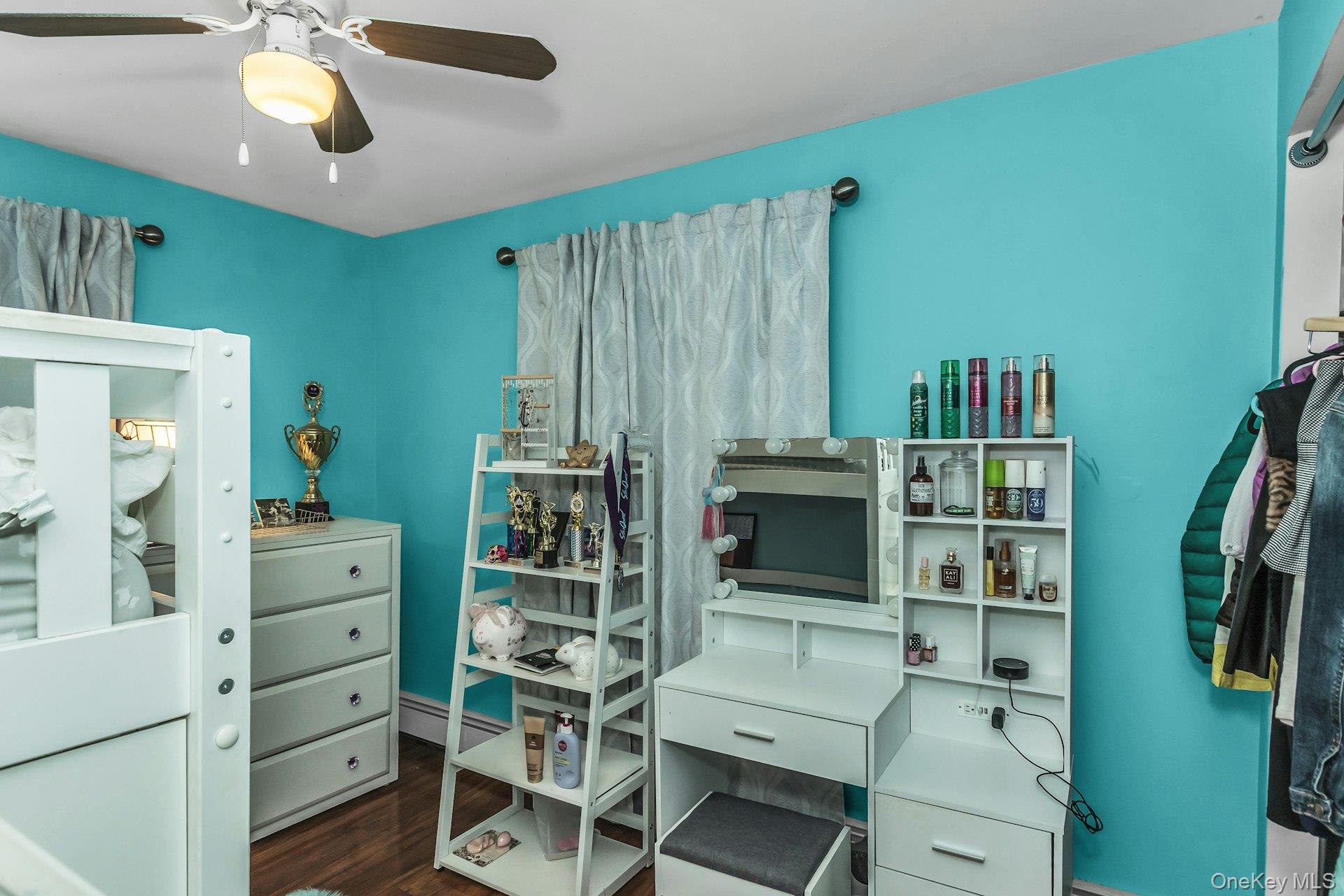 16 Altamont Avenue, Sea Cliff, NY 11579