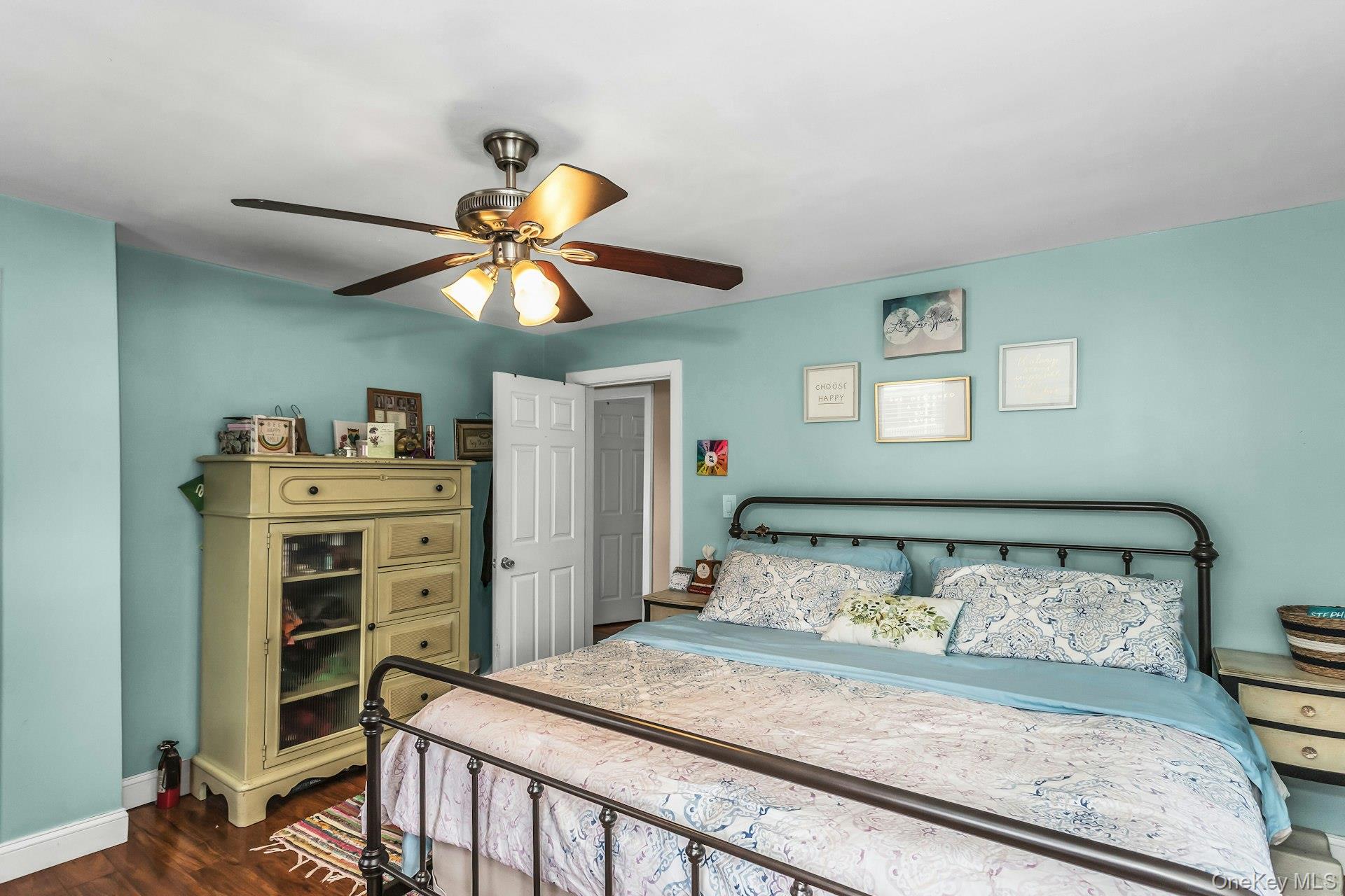 16 Altamont Avenue, Sea Cliff, NY 11579