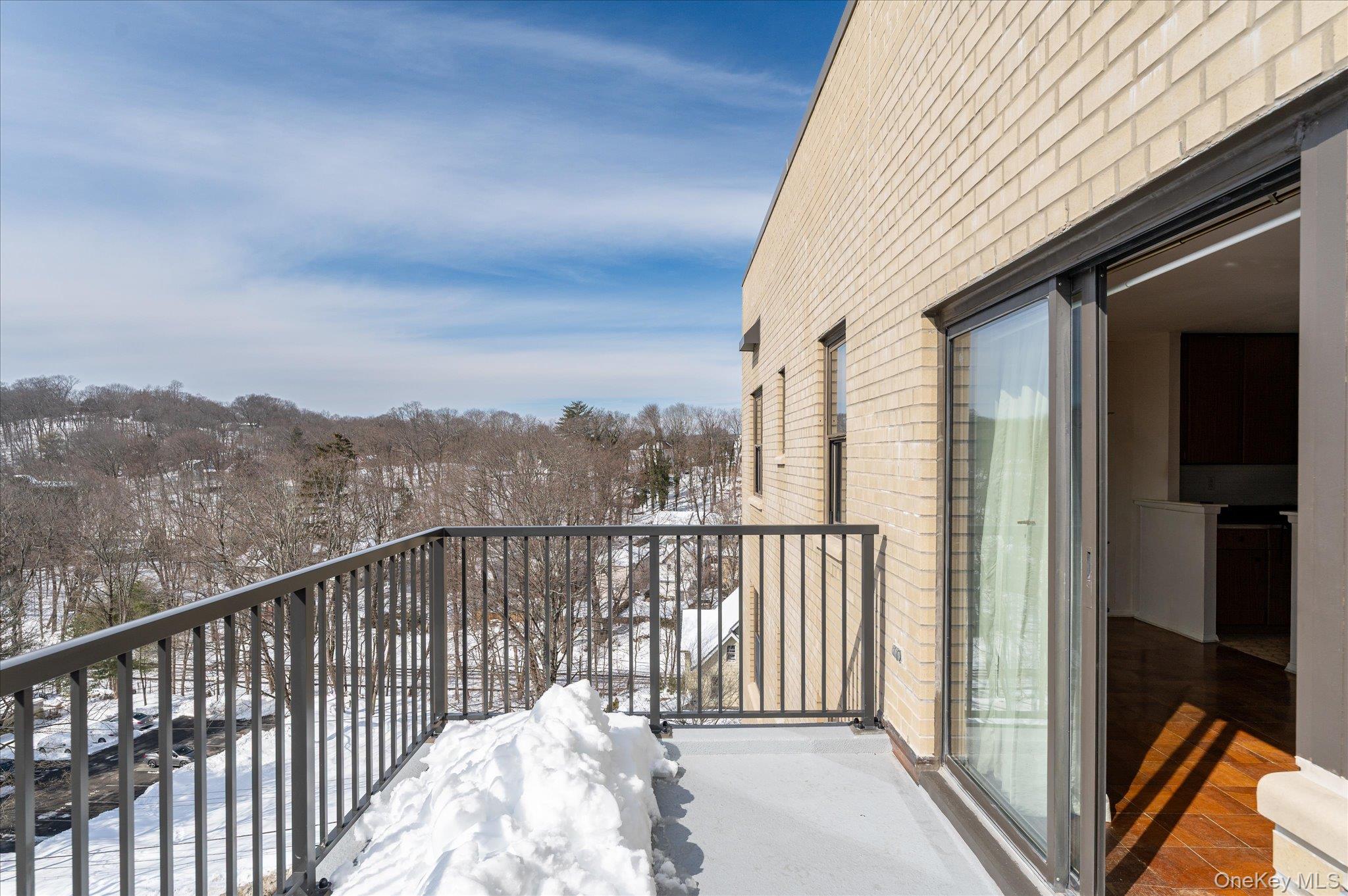 25 Stewart Place # 716, Mount Kisco, NY 10549